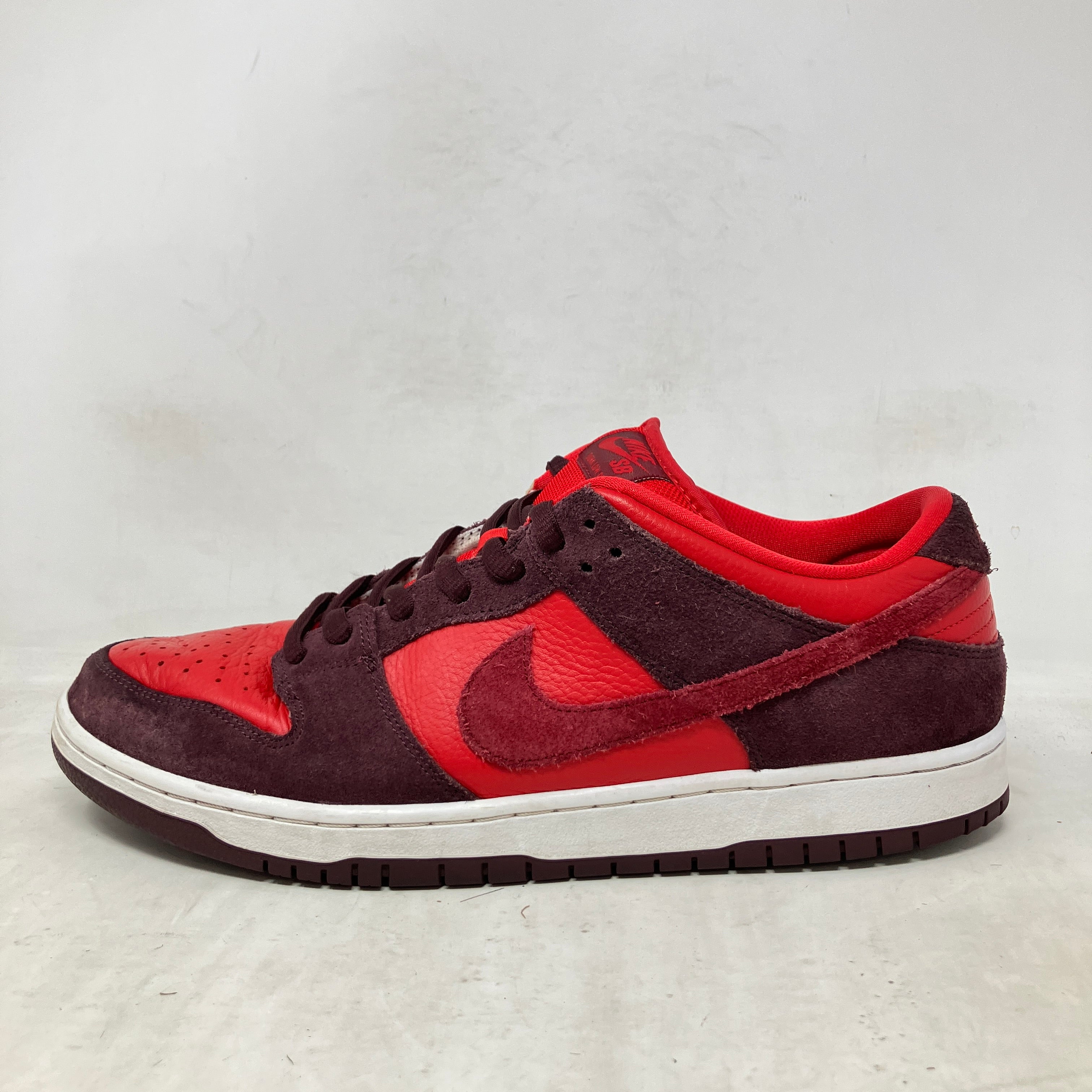Nike SB Dunk Low Cherry