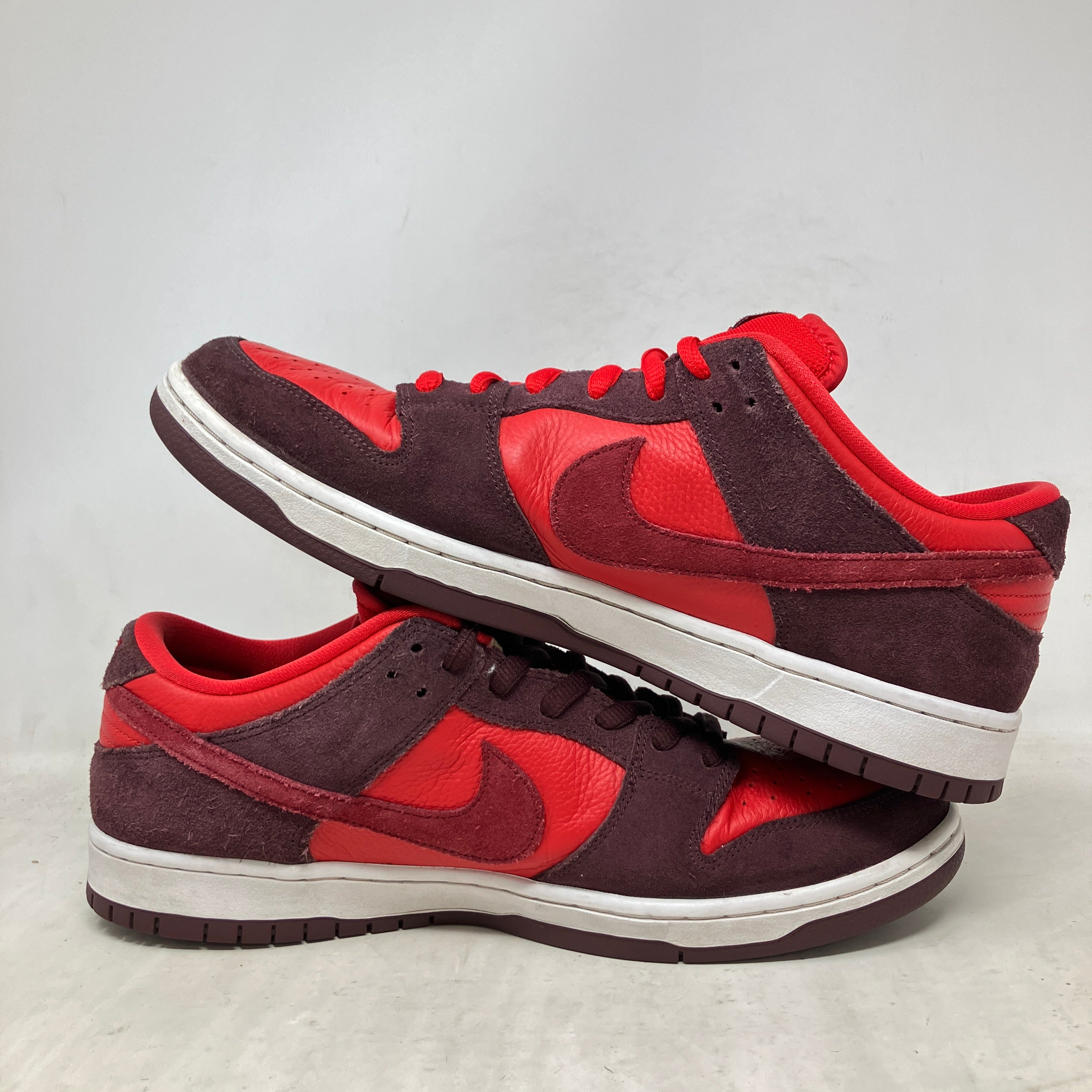 Nike SB Dunk Low Cherry