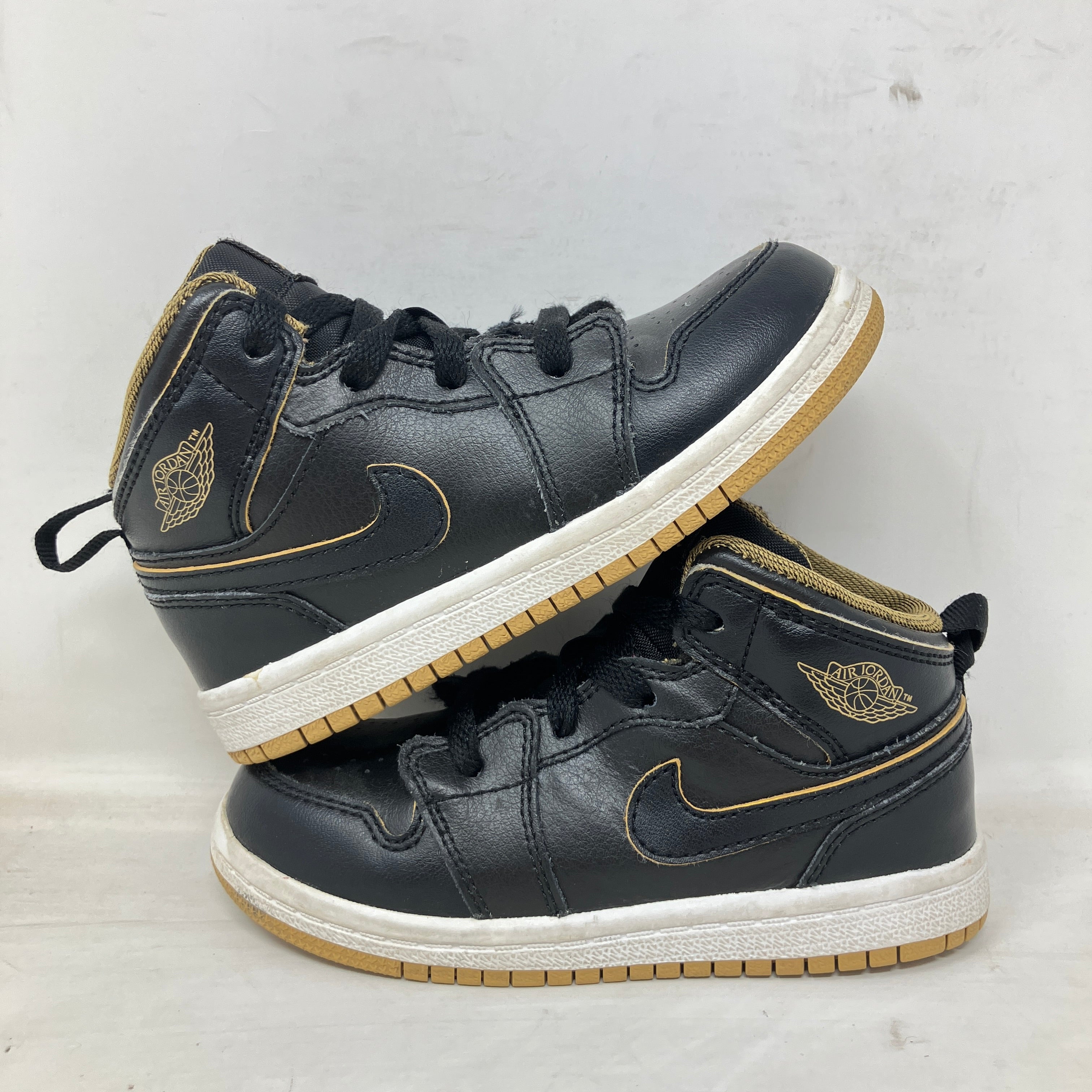 Jordan 1 Mid Black Metallic Gold (TD)