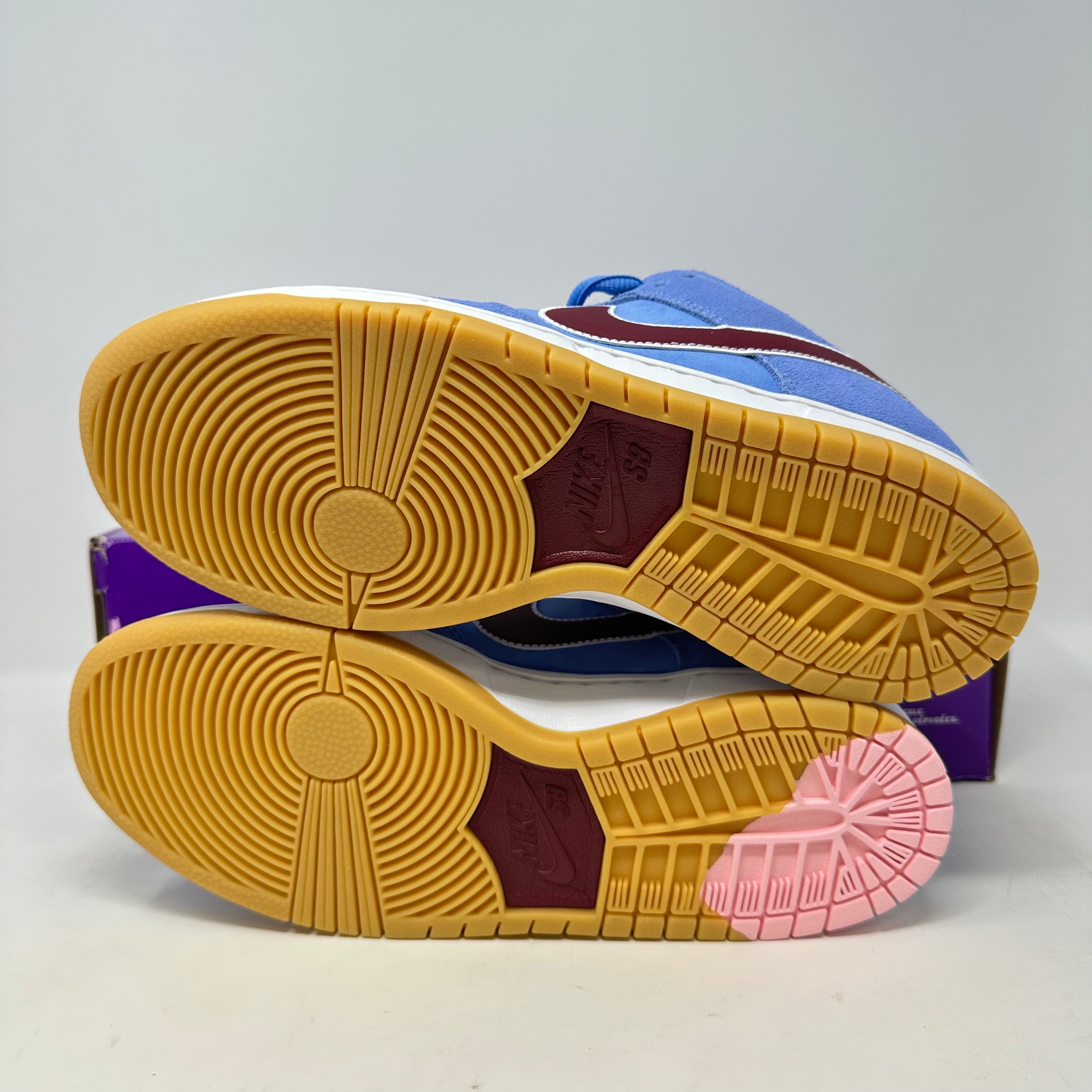 Nike SB Dunk Low Philadelphia Phillies