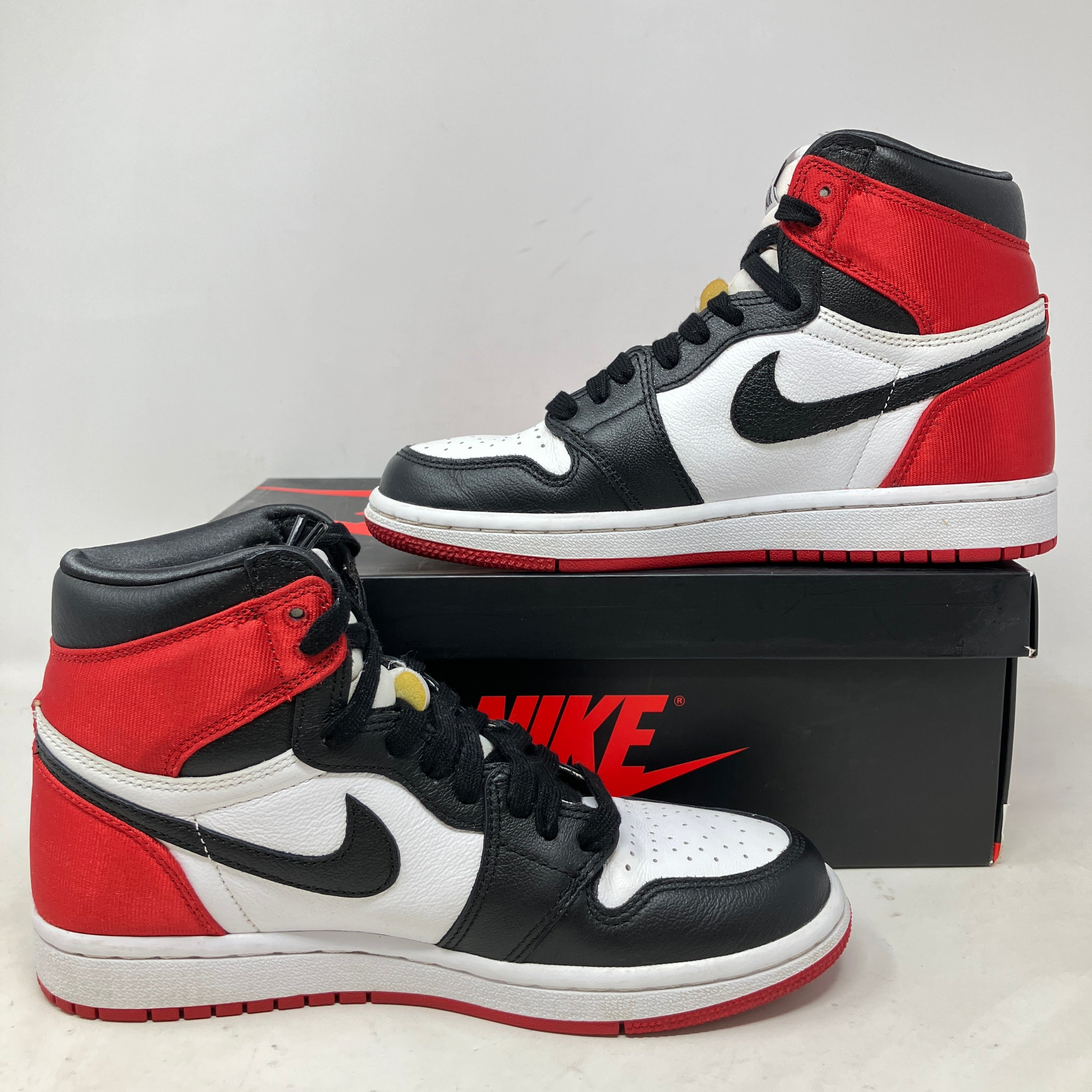 Jordan 1 Retro High Satin Black Toe (Women's)