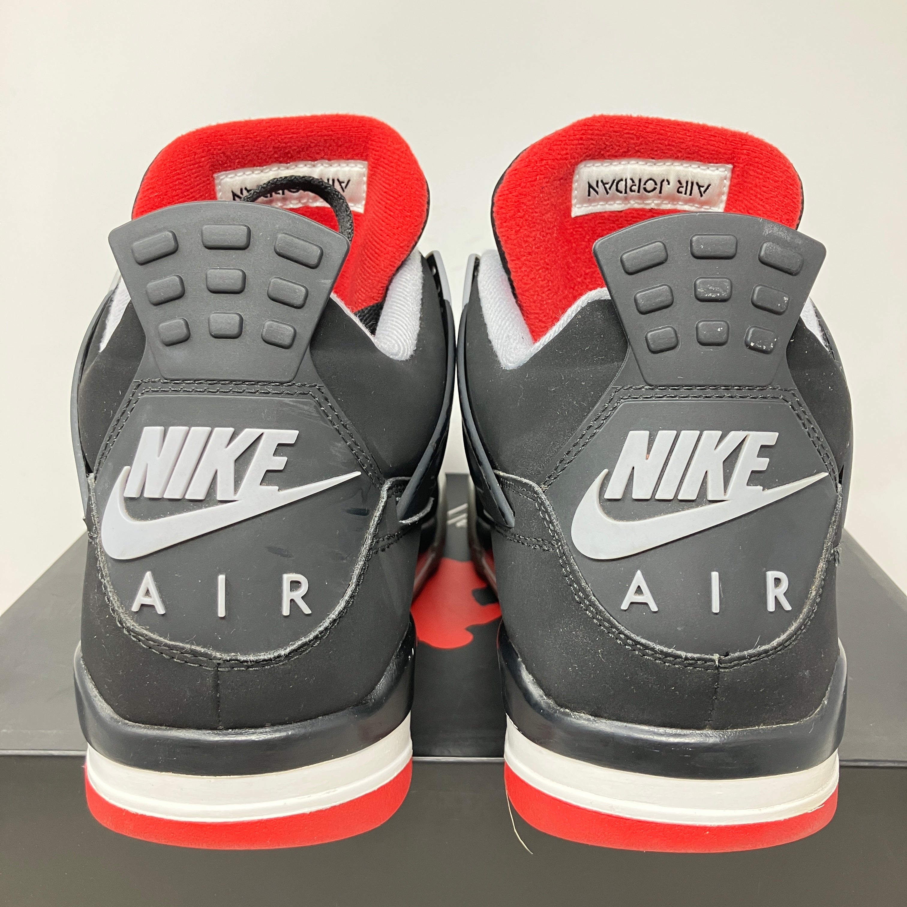 Jordan 4 Retro Bred (2019)