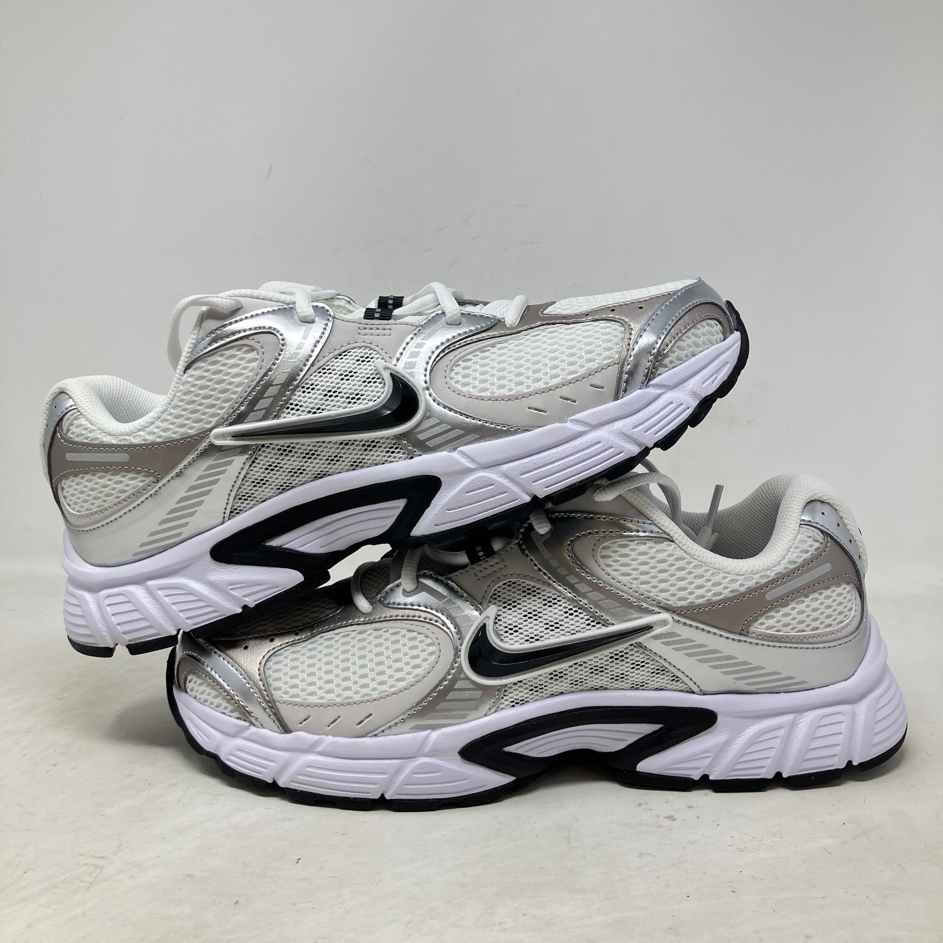 Nike V5 RNR White Vast Grey College Grey Black