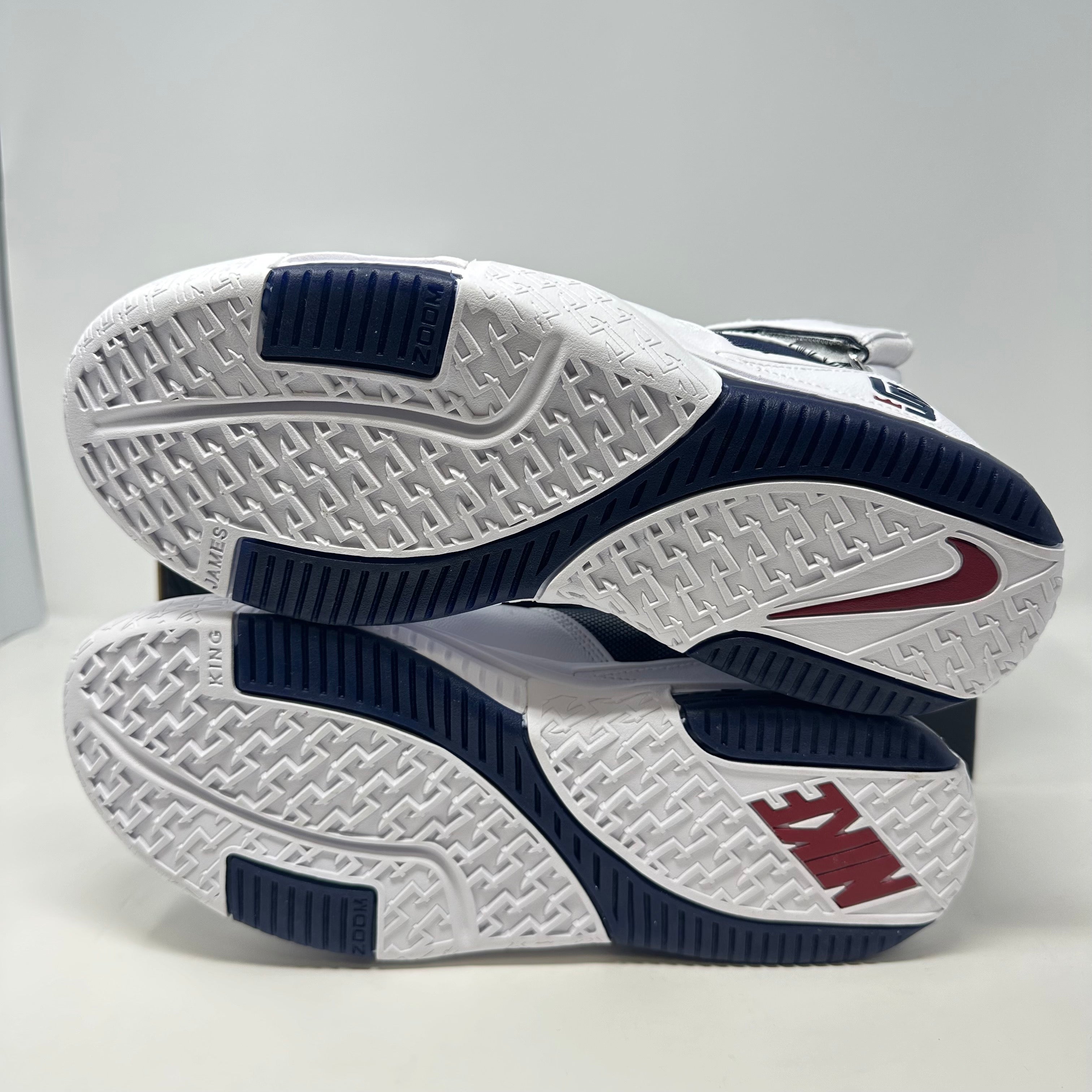 Nike LeBron Zoom 2 Midnight Navy (2022)