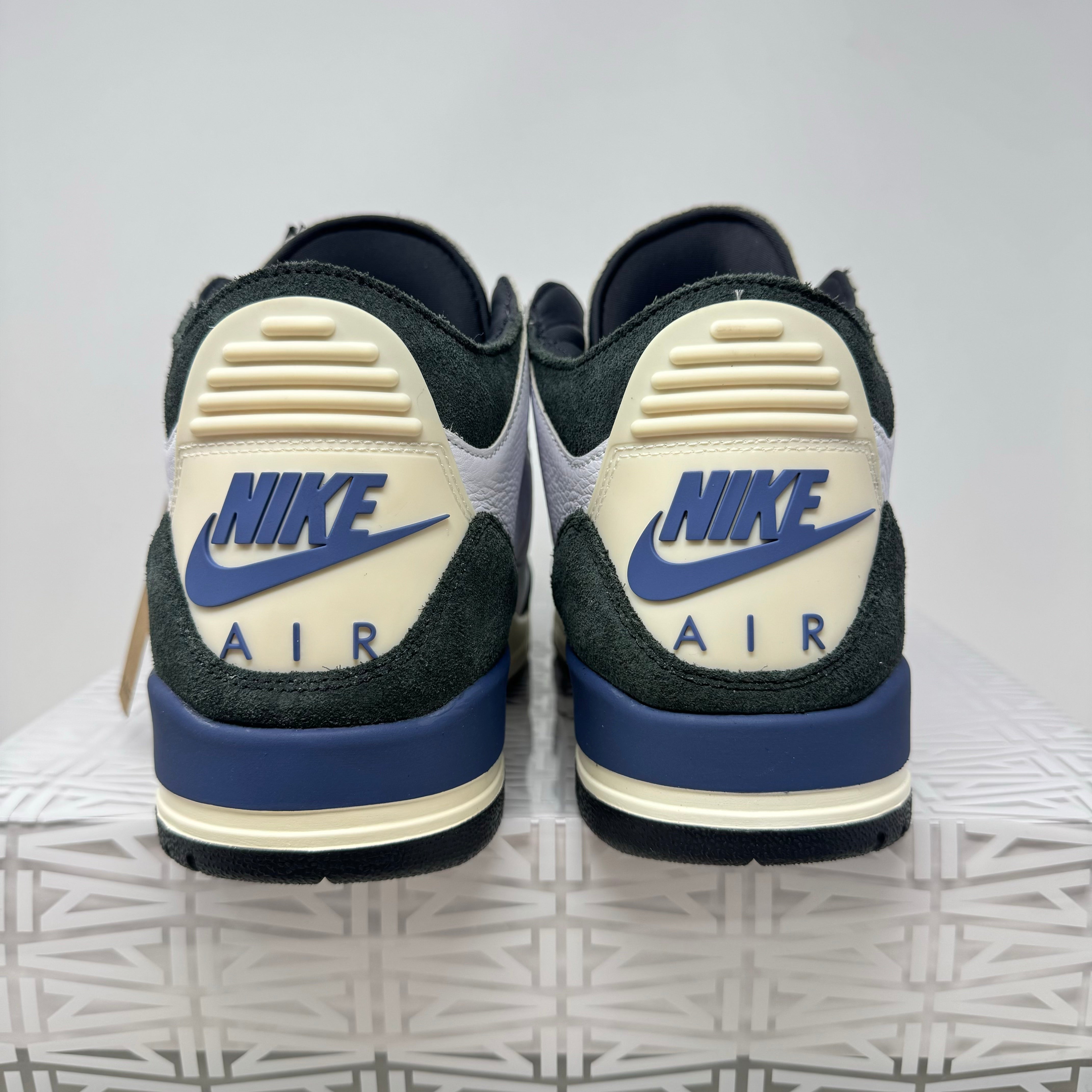 Jordan 3 Retro OG SP A Ma Maniére Diffused Blue