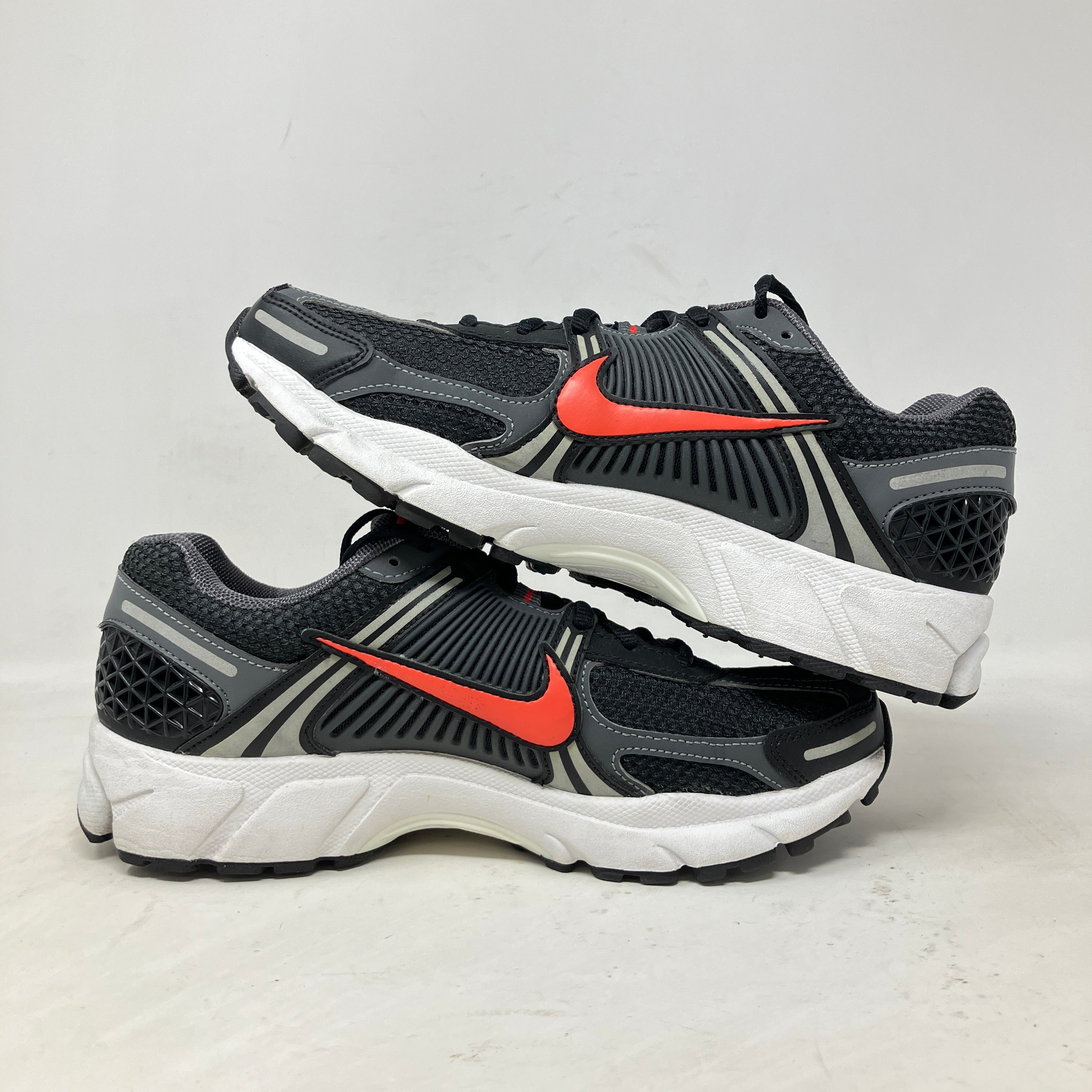 Nike Zoom Vomero 5 Black Picante Red