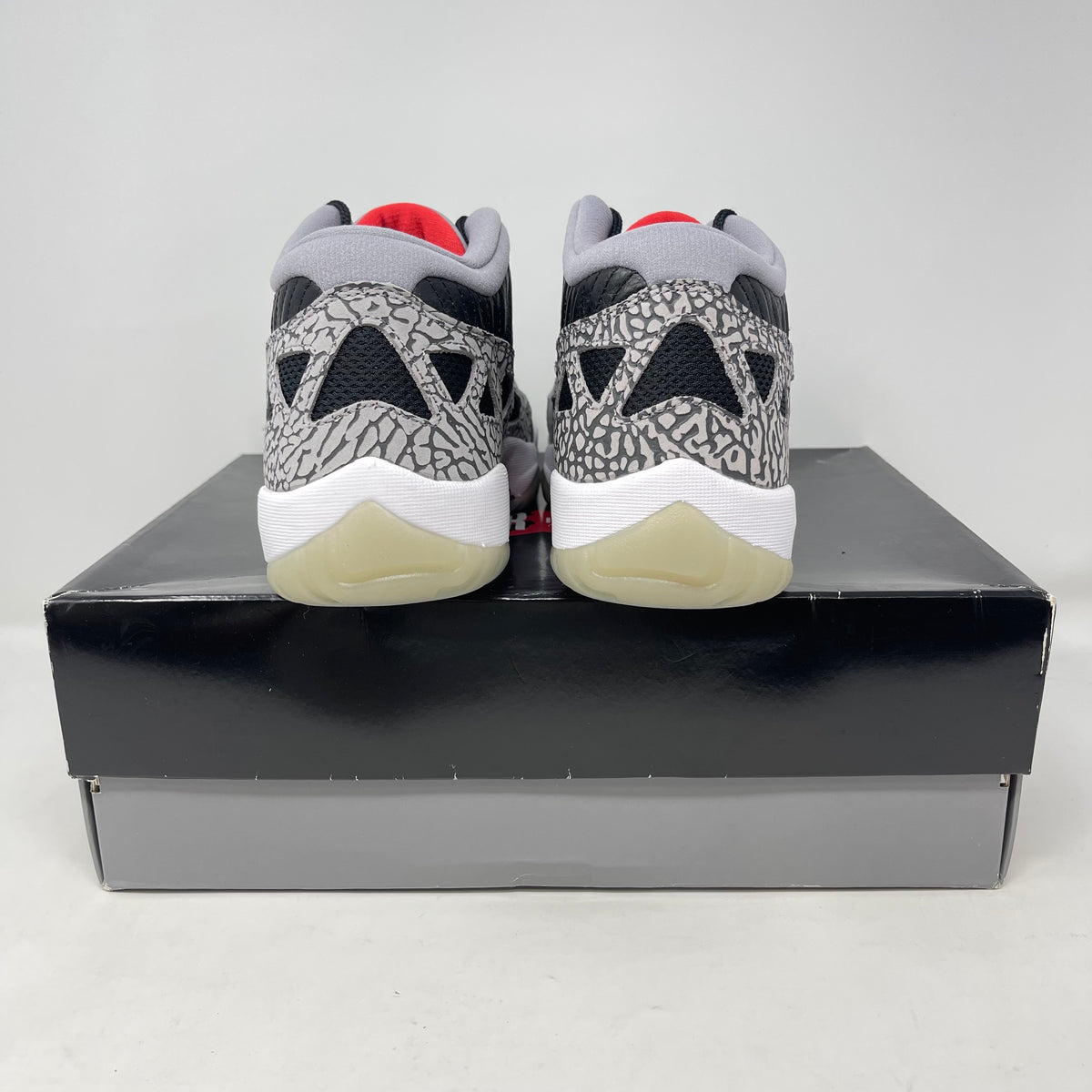 Jordan 11 Retro Low IE Black Cement