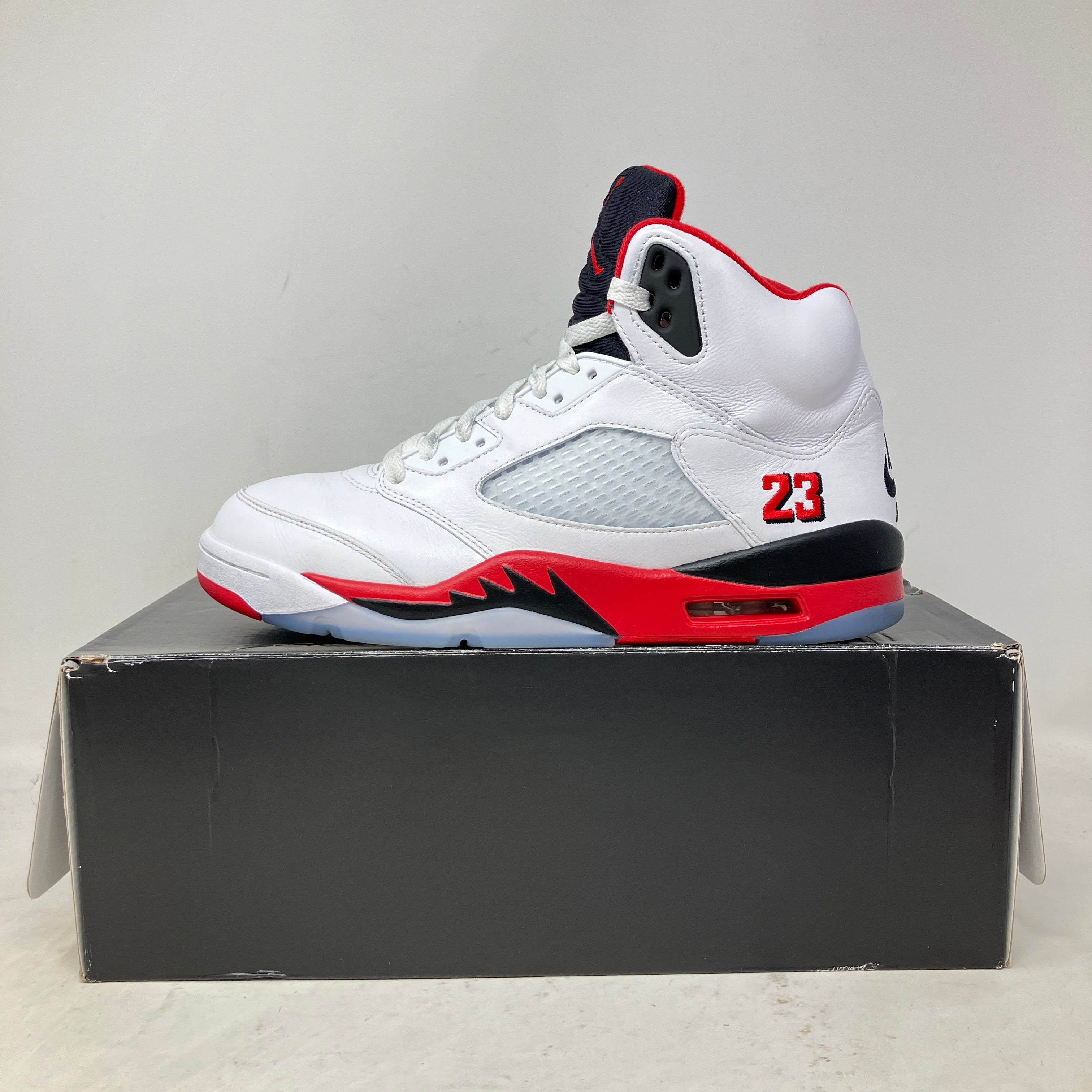 Jordan 5 Retro Fire Red Black Tongue (2025)
