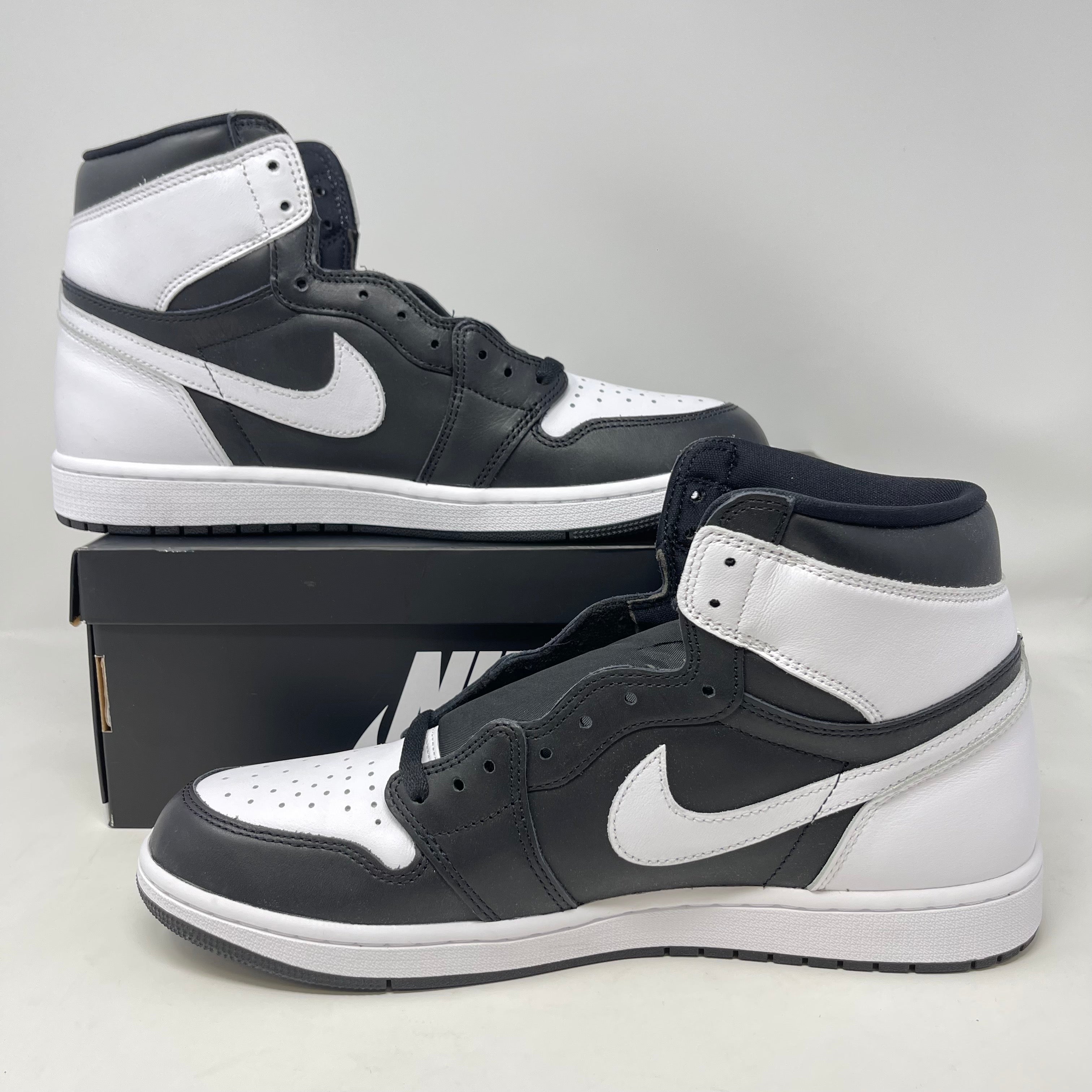 Jordan 1 Retro High OG Black White