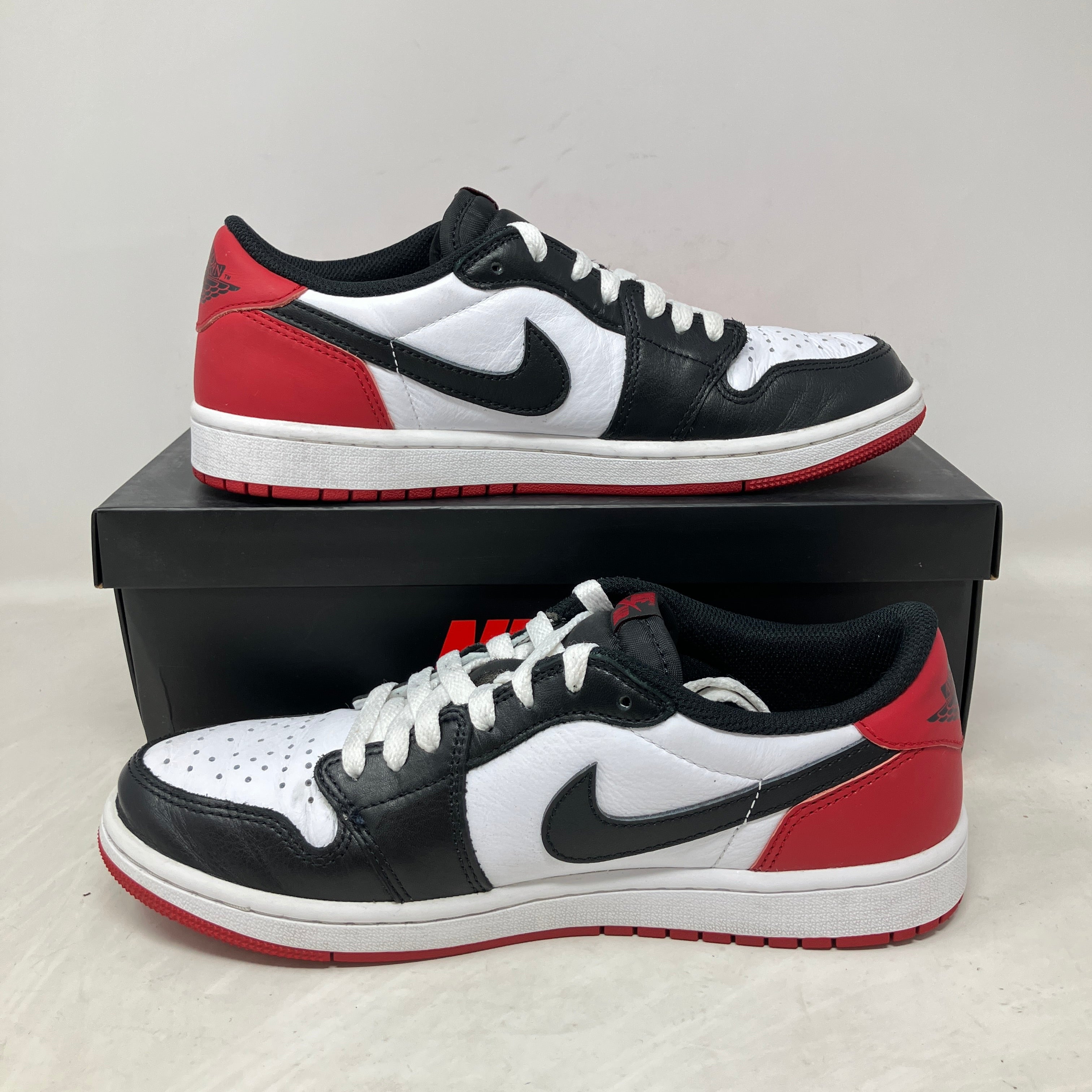 Jordan 1 Retro Low OG Black Toe (2023)