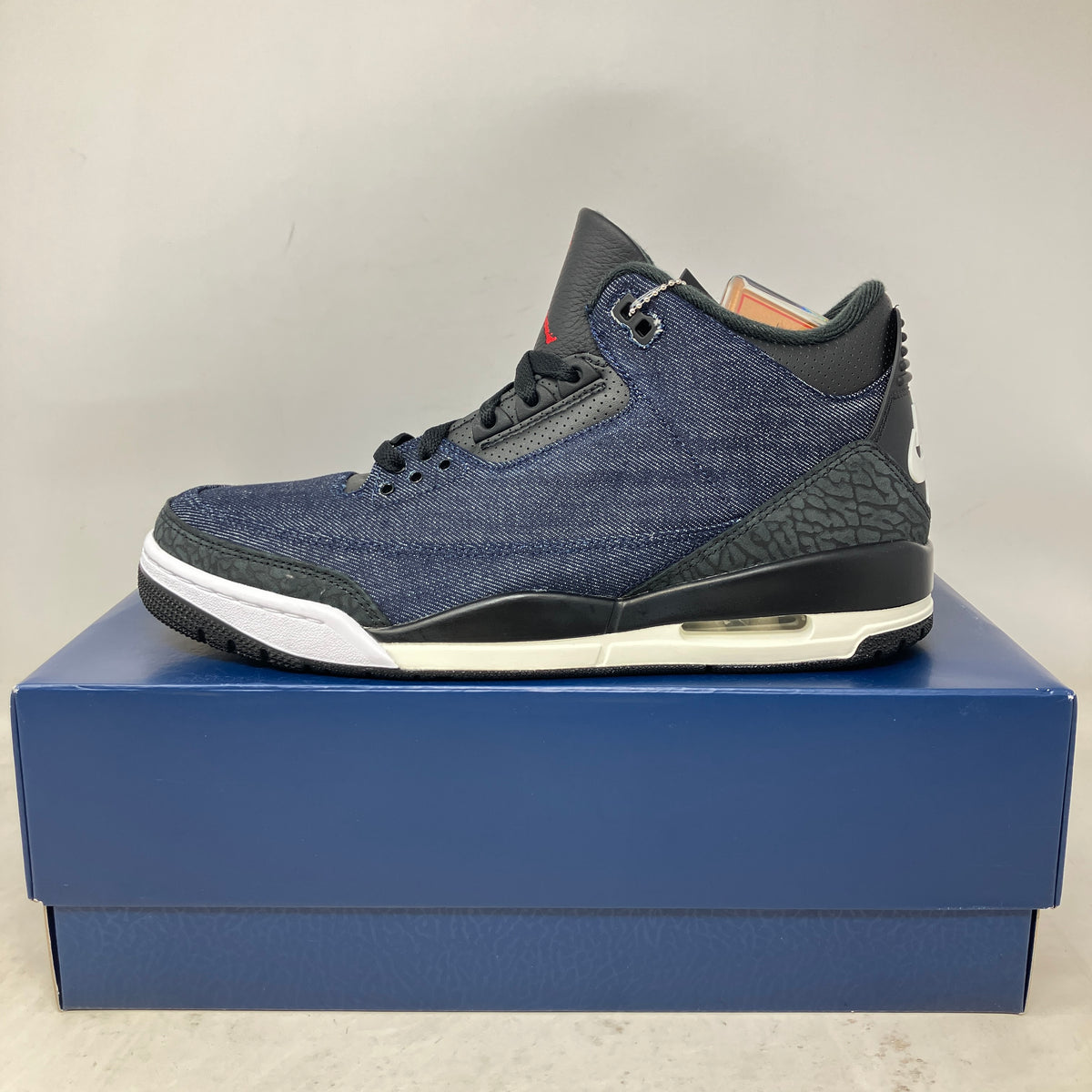 Jordan 3 Retro Levi