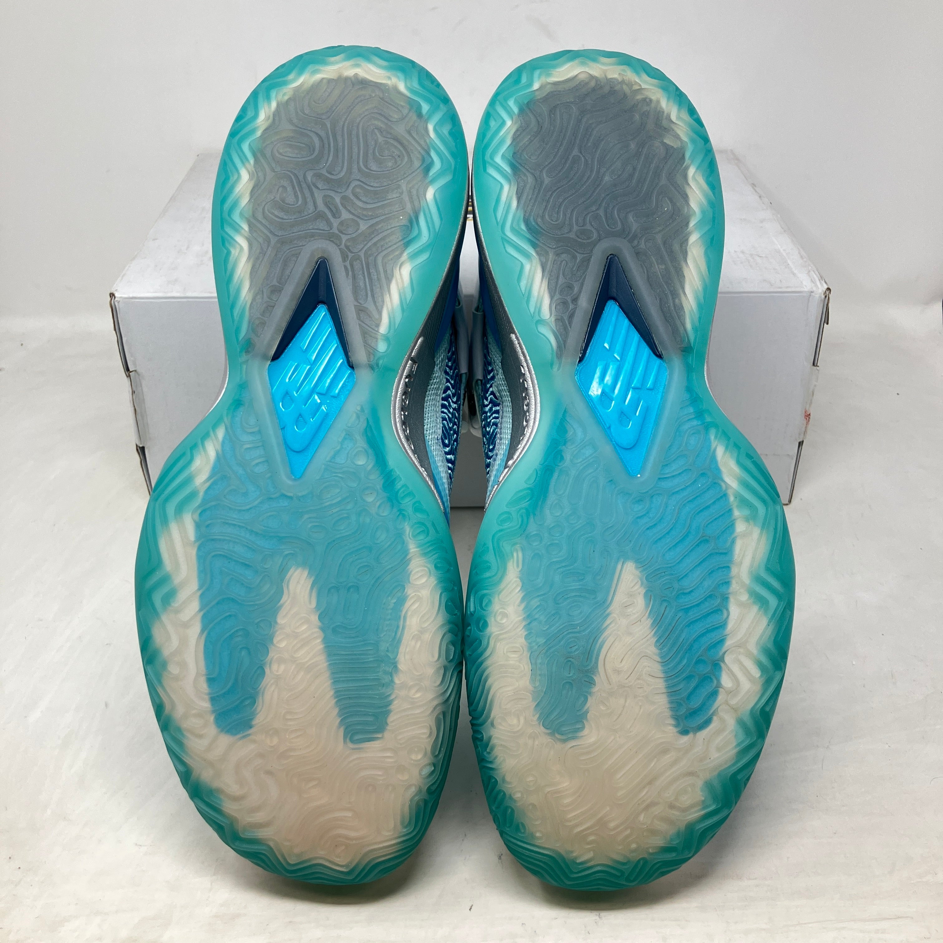 New Balance KAWHI Snowman