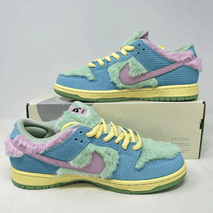 Nike SB Dunk Low Verdy Visty sneakers, brand new with all accessories.