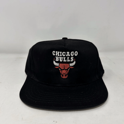 Vintage Chicago Bulls black snapback cap with embroidered logo, brand new condition