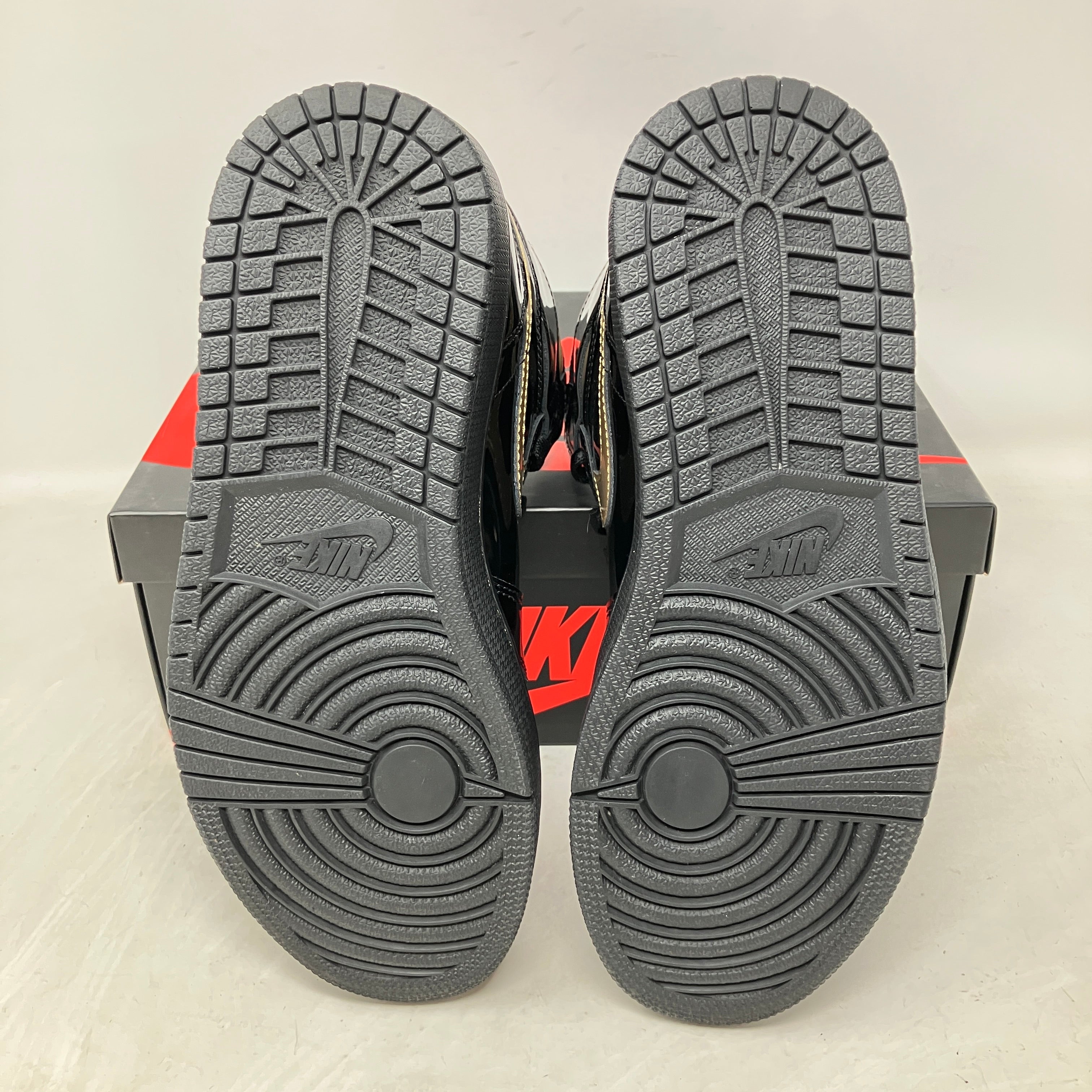 Jordan 1 Retro High Black Metallic Gold (2020)