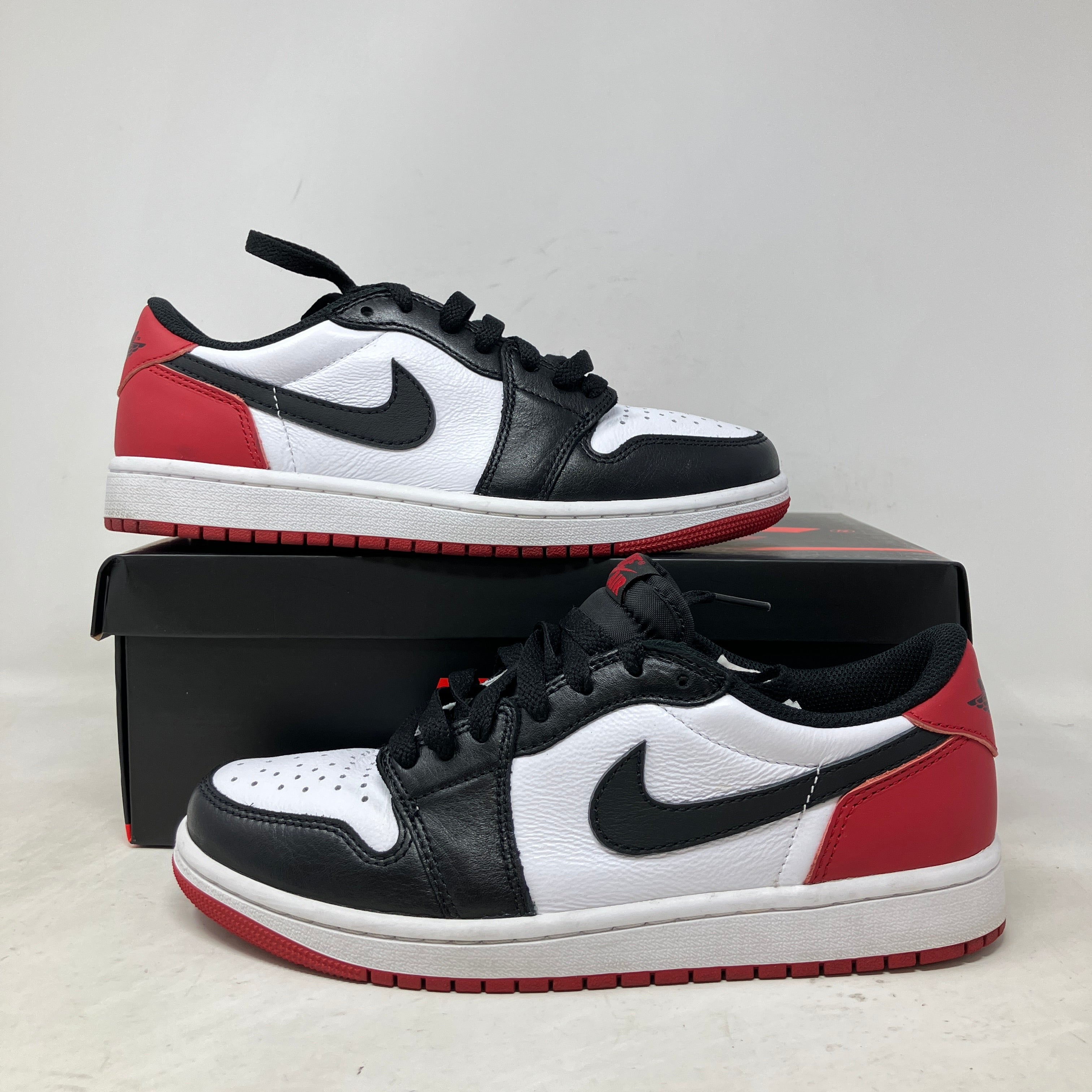 Jordan 1 Retro Low OG Black Toe (2023)