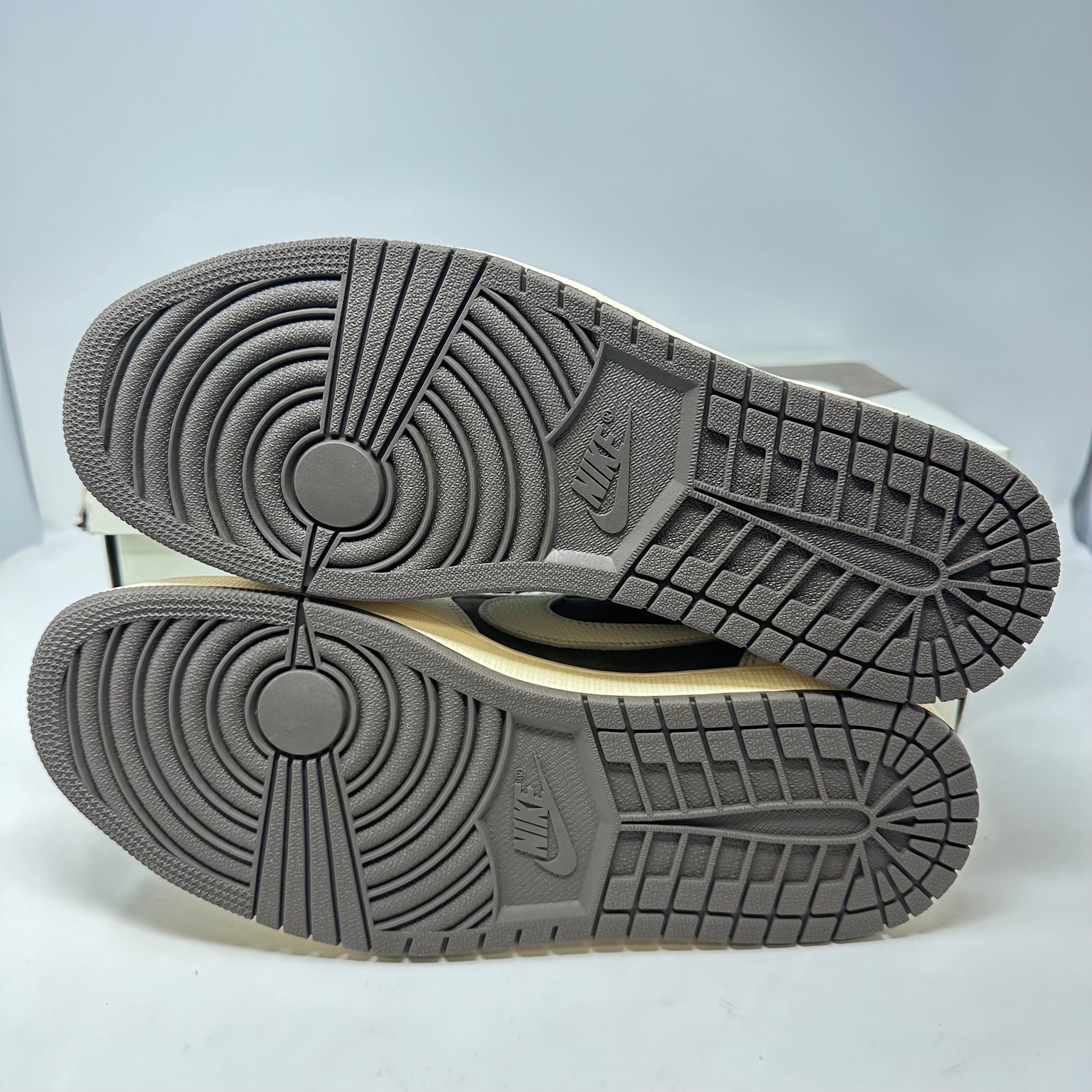 Jordan 1 Retro Low OG SP Travis Scott Reverse Mocha