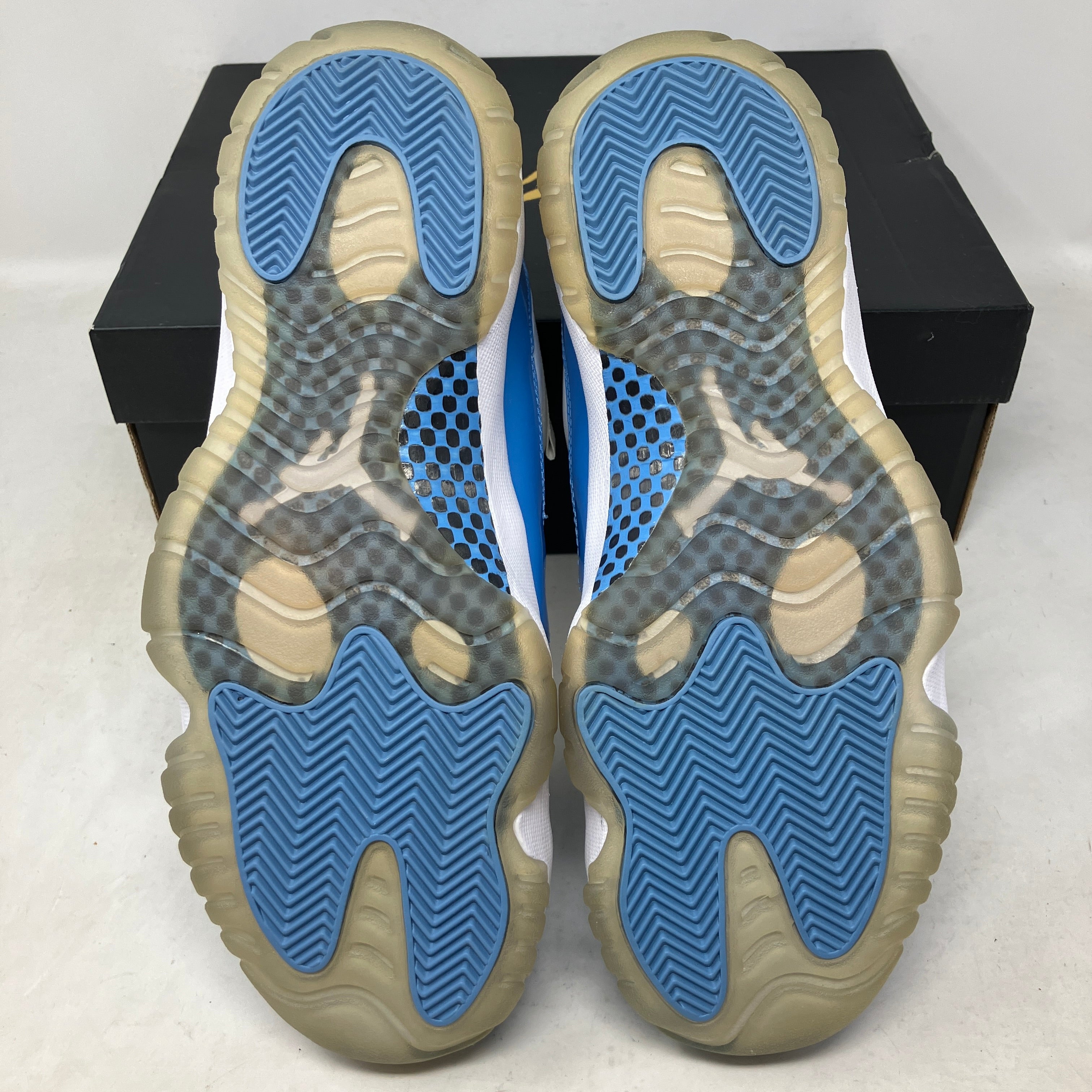 Jordan 11 Retro Low University Blue (2017)