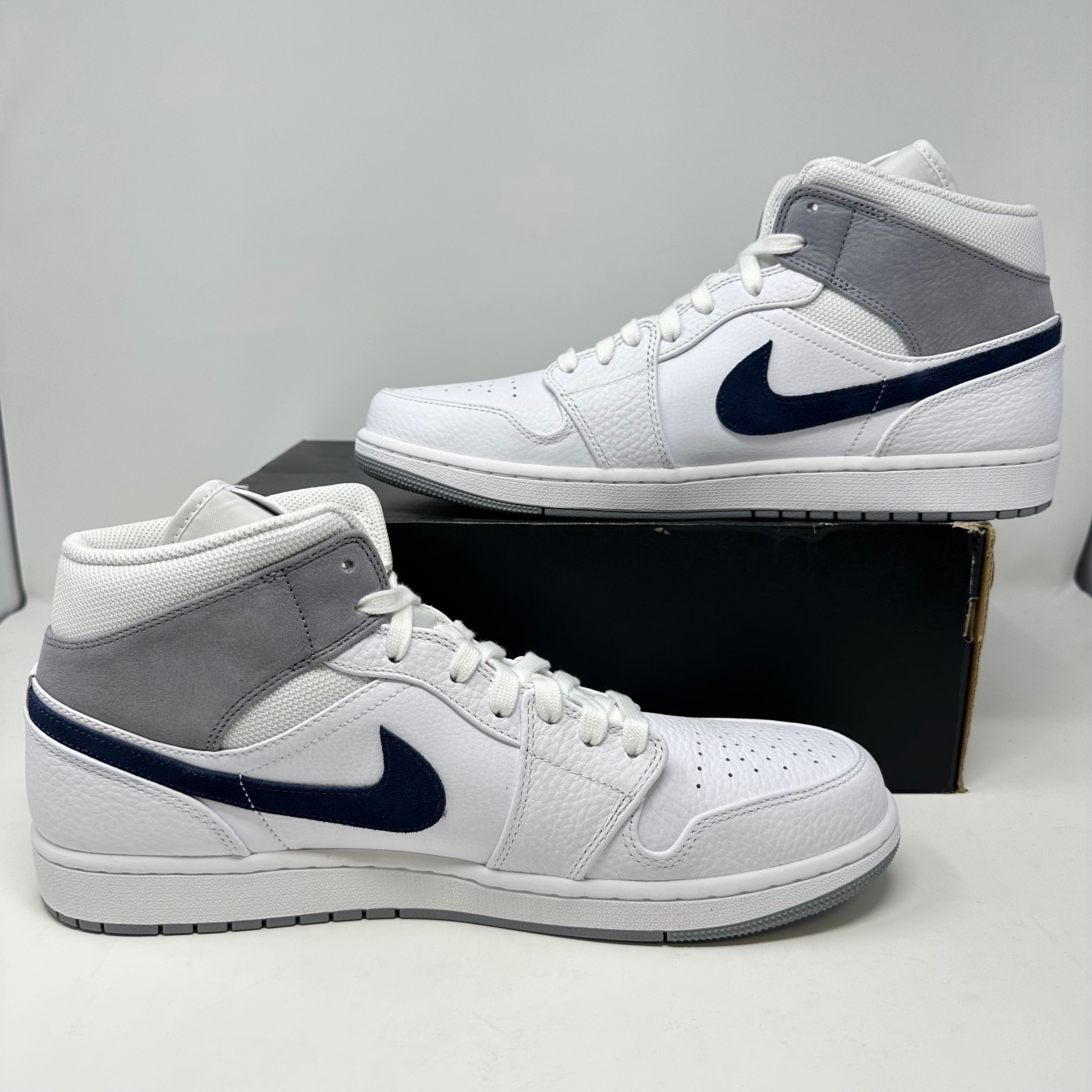 Jordan 1 Mid Paris White