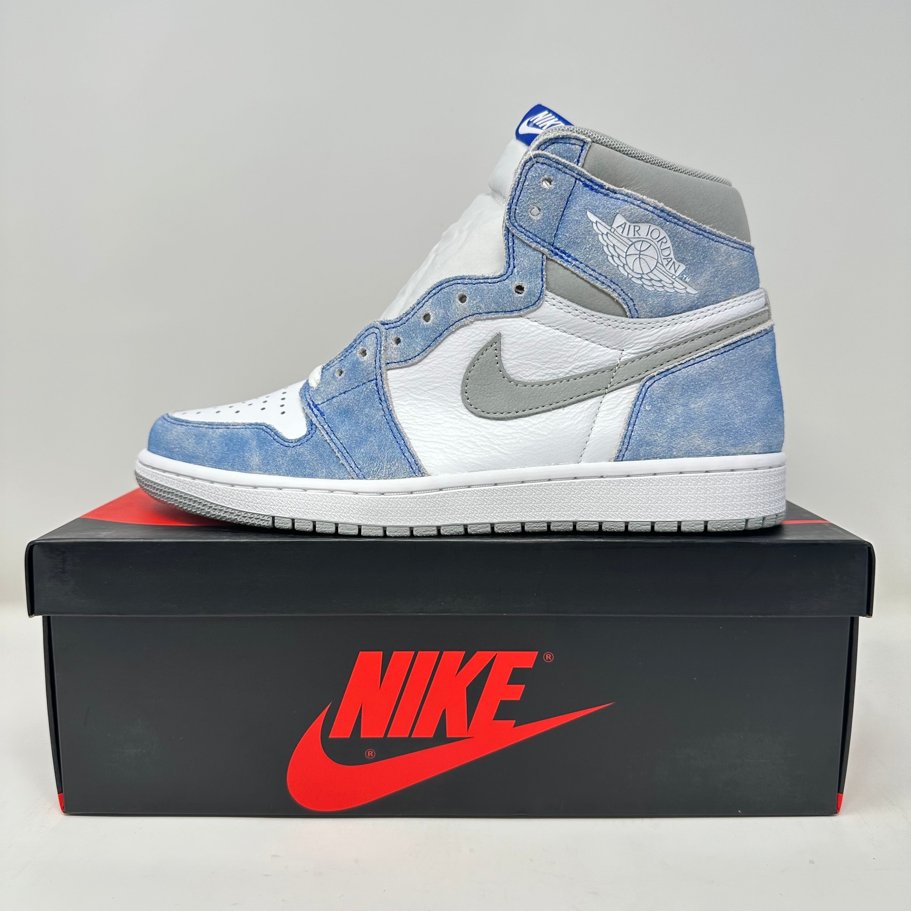Jordan 1 Retro High Hyper Royal Smoke Grey