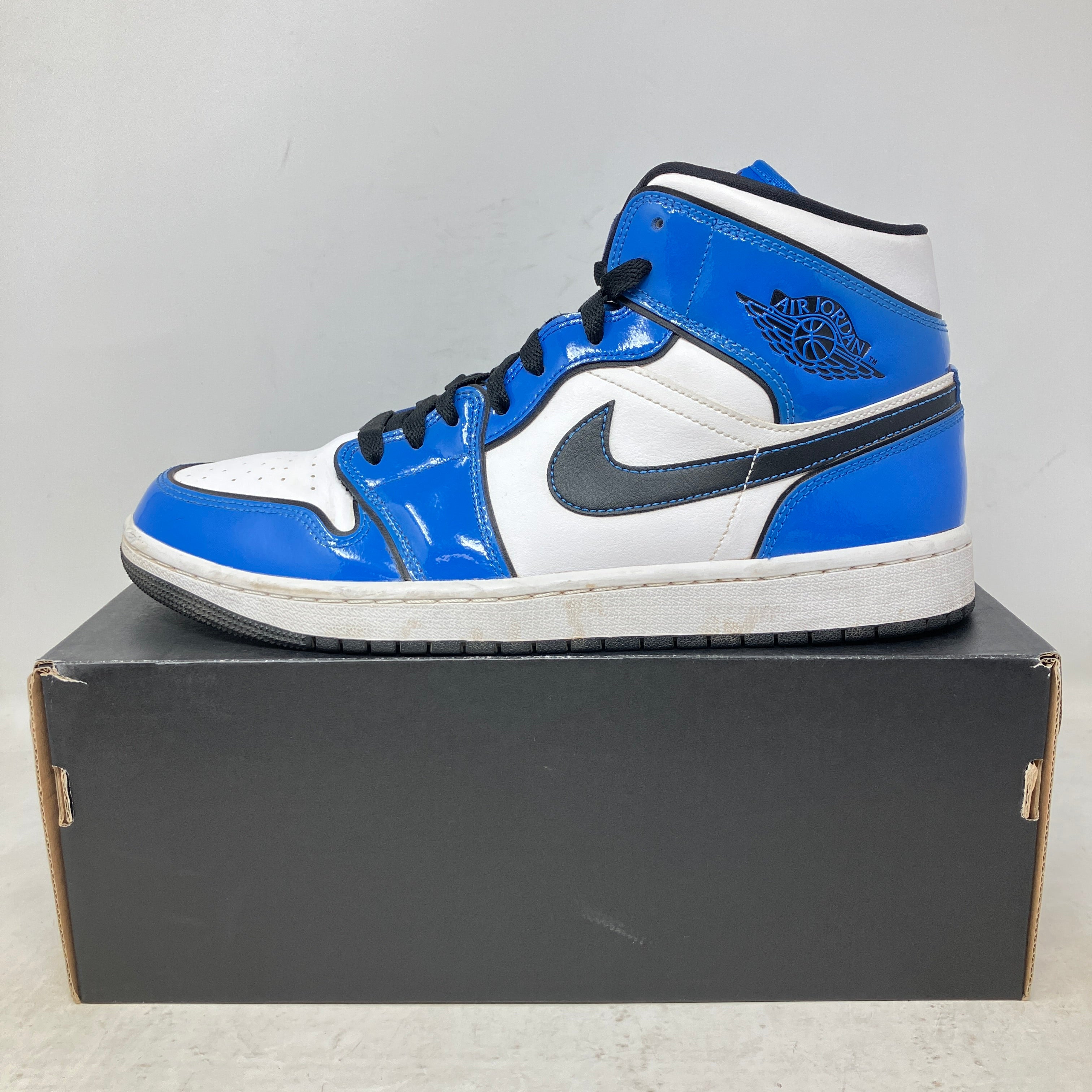 Jordan 1 Mid Signal Blue