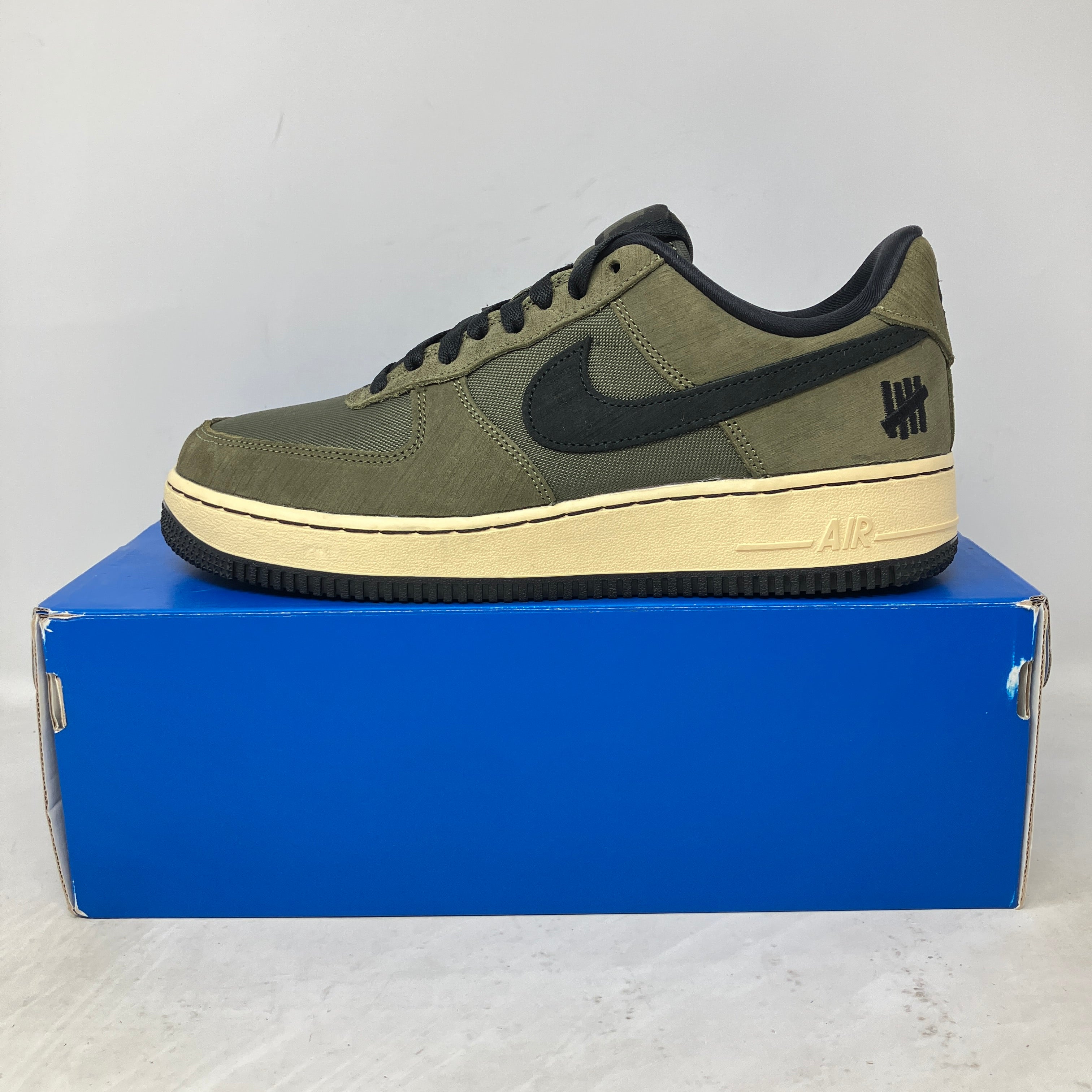Nike Air Force 1 Low SP Undefeated Ballistic Dunk vs. AF1