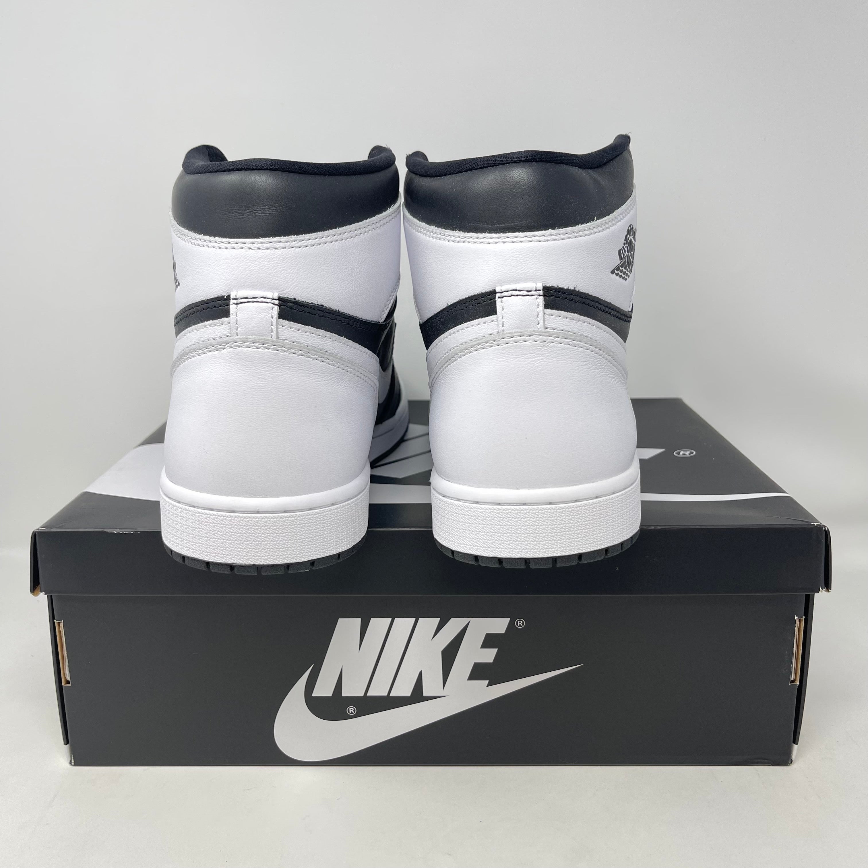 Jordan 1 Retro High OG Black White