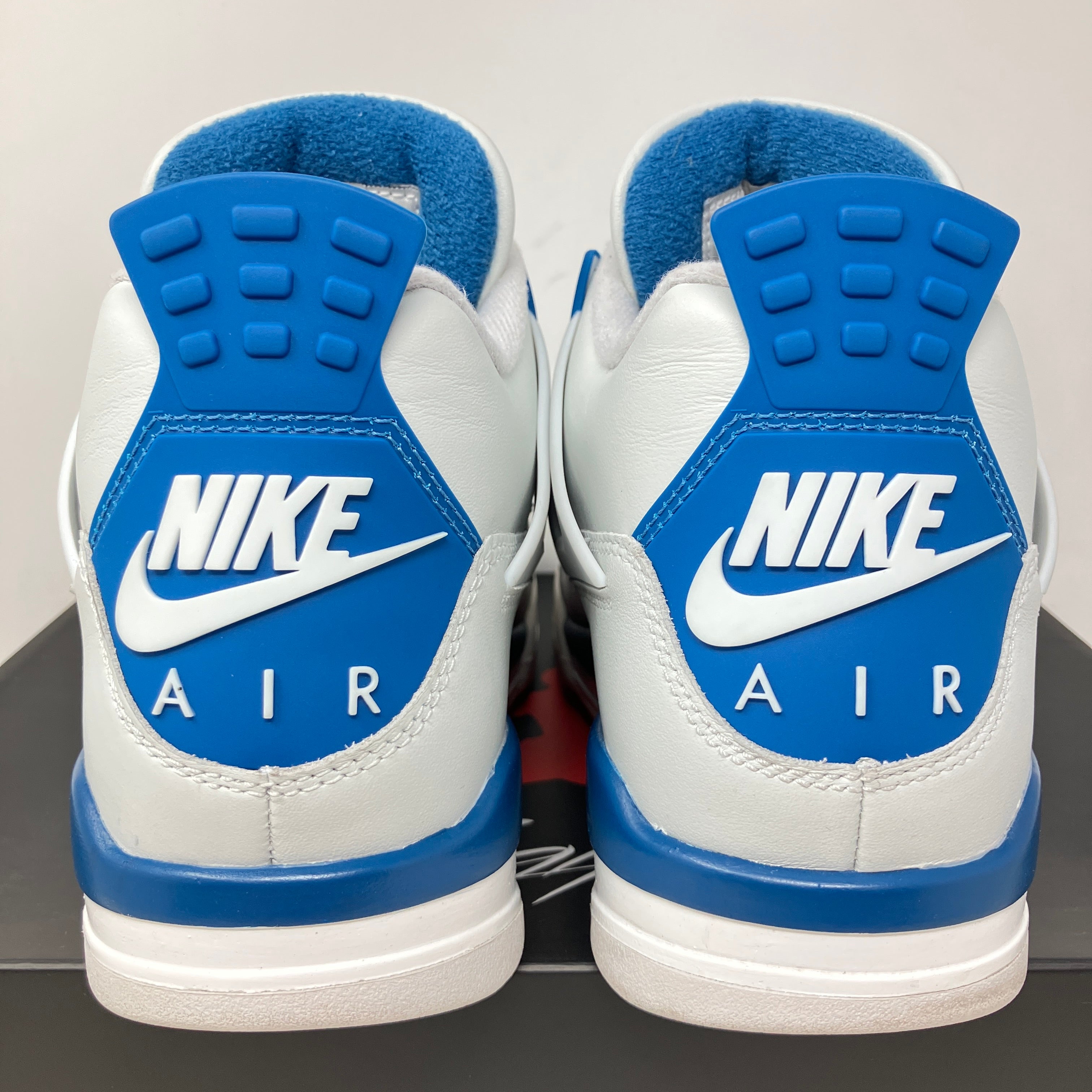 Jordan 4 Retro Military Blue (2024)