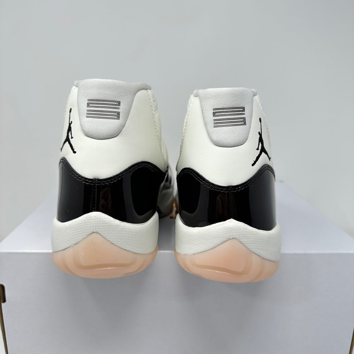 Jordan 11 Retro Neapolitan (Women's)