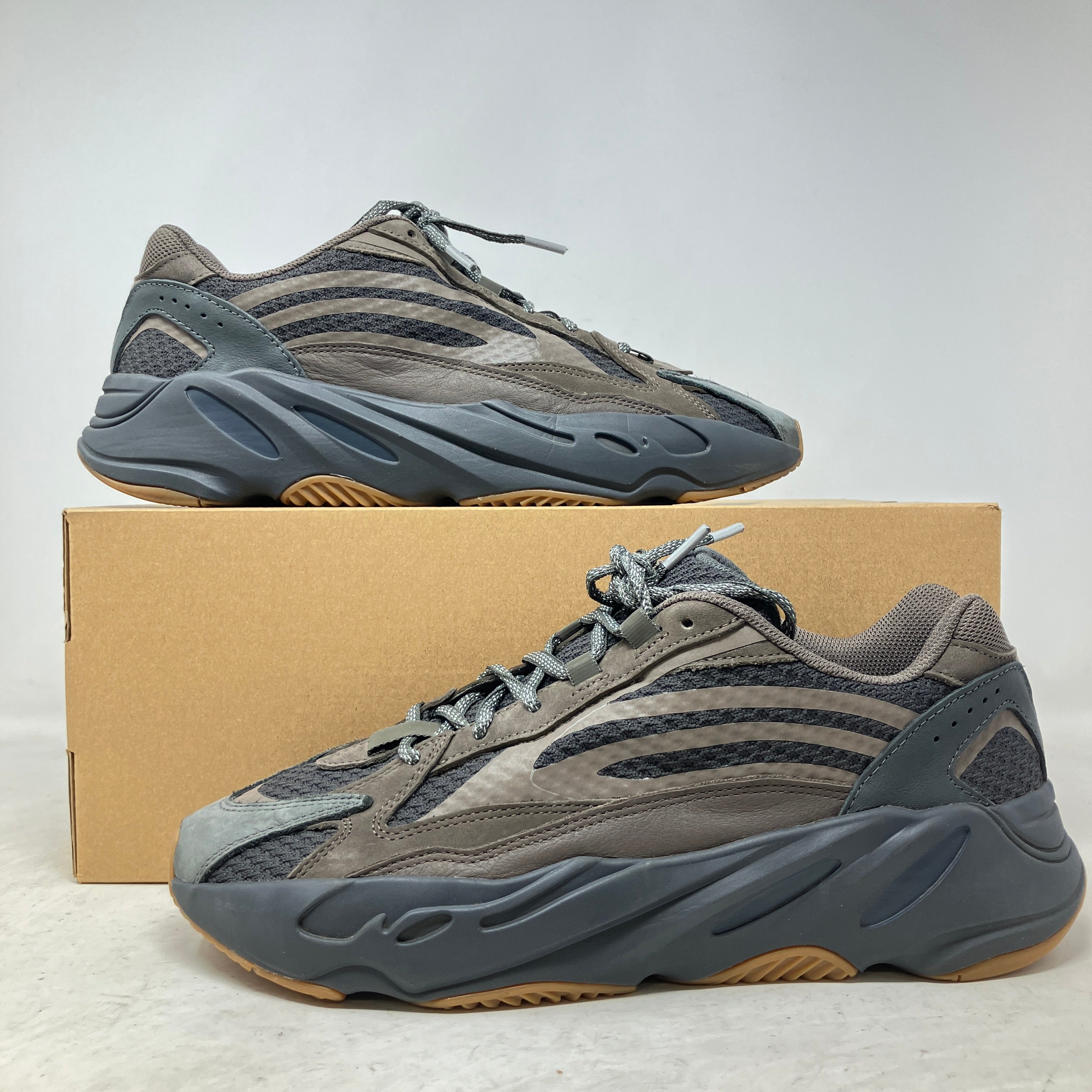 adidas Yeezy Boost 700 V2 Geode