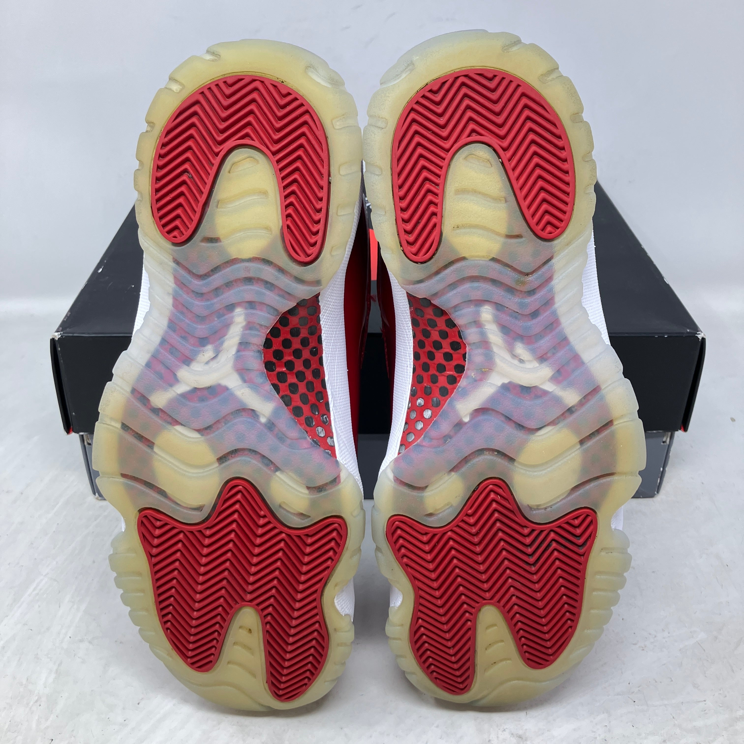 Jordan 11 Retro Cherry (2022)