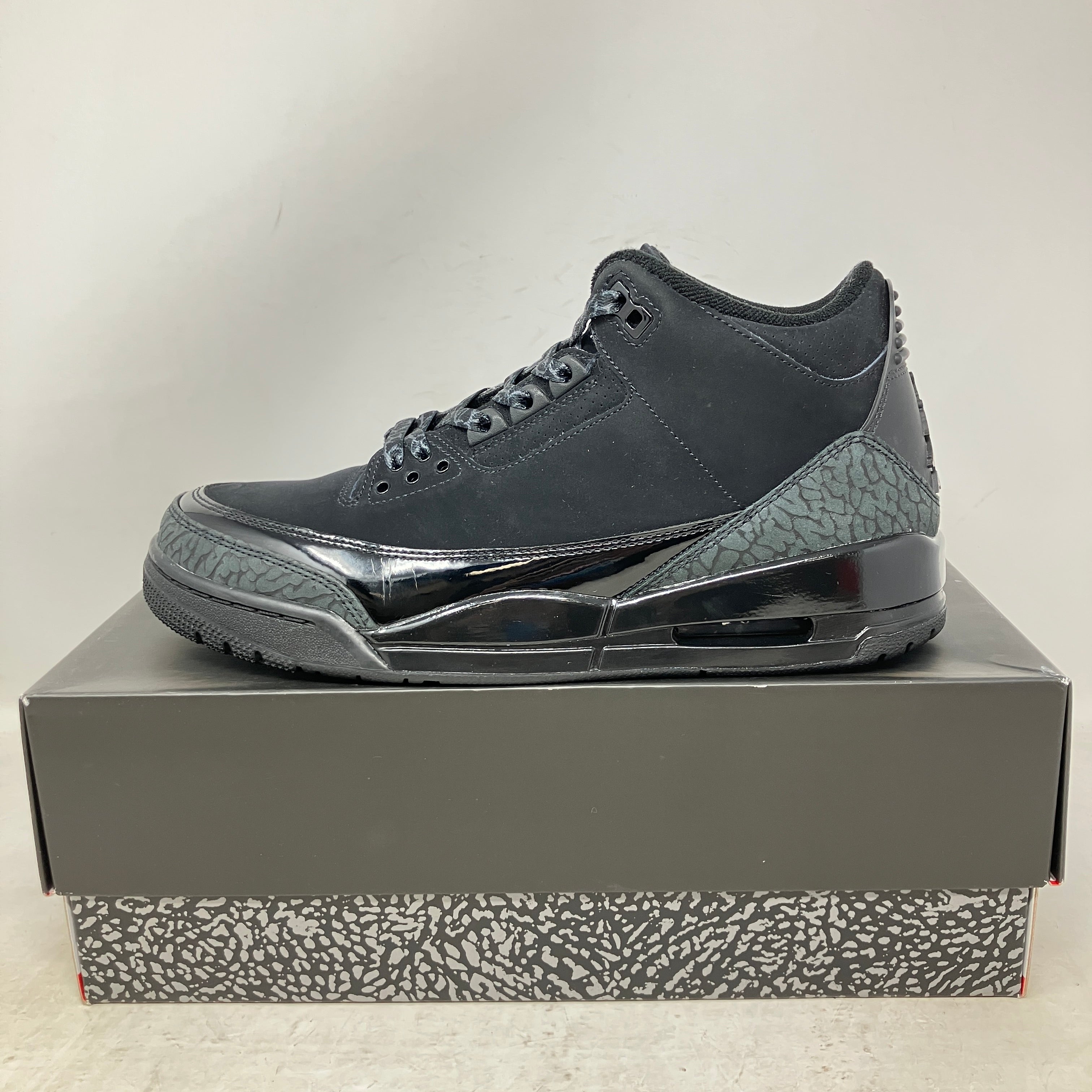 Jordan 3 Retro Black Cat (2025)
