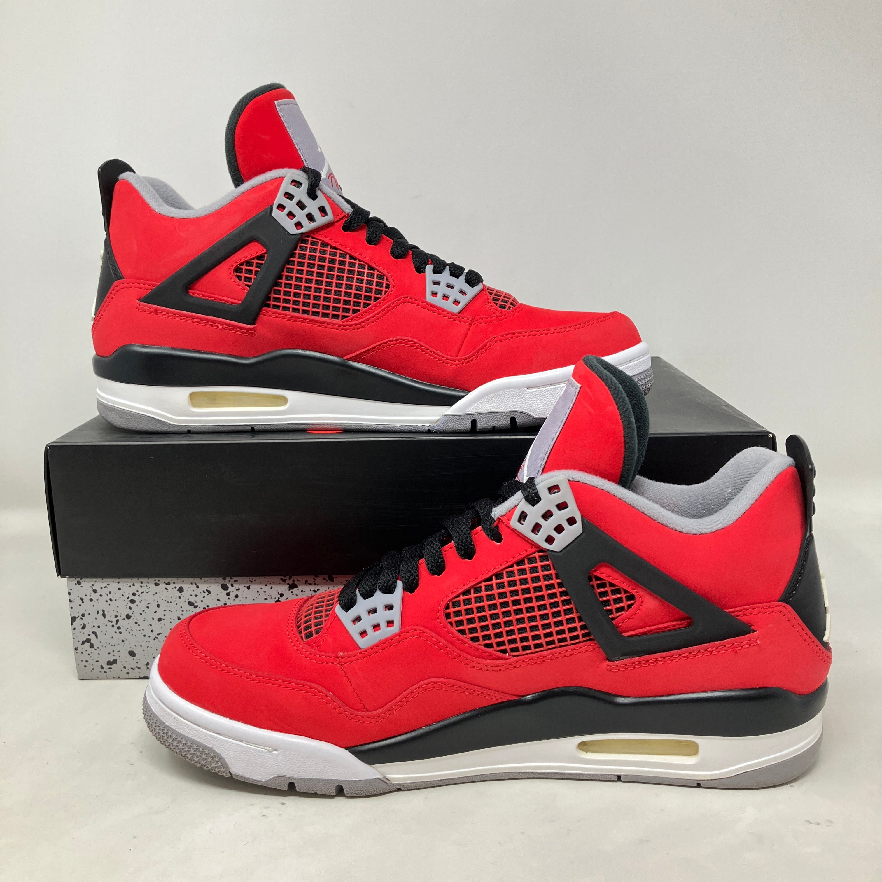 Jordan 4 Retro Toro Bravo