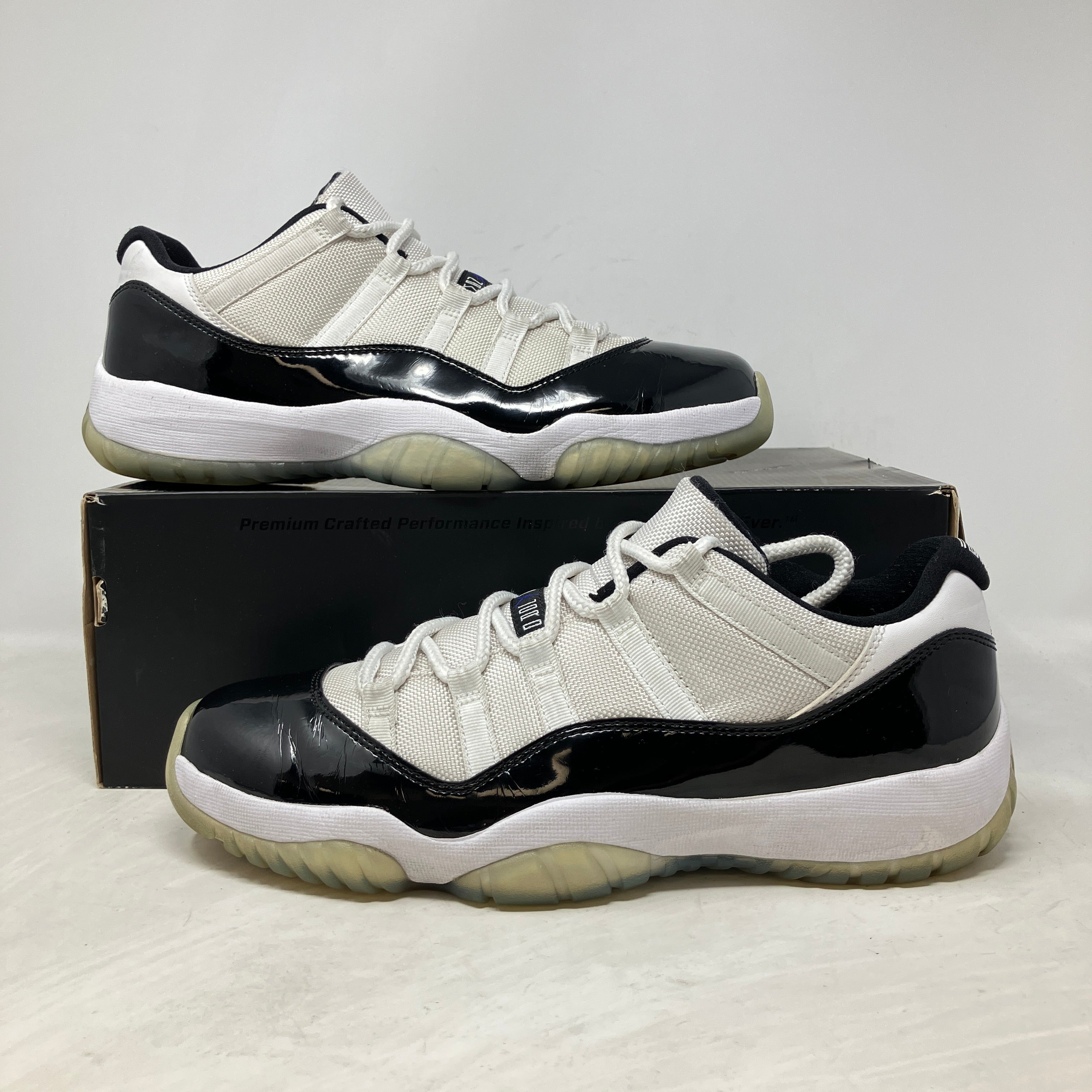 Jordan 11 Retro Low Concord