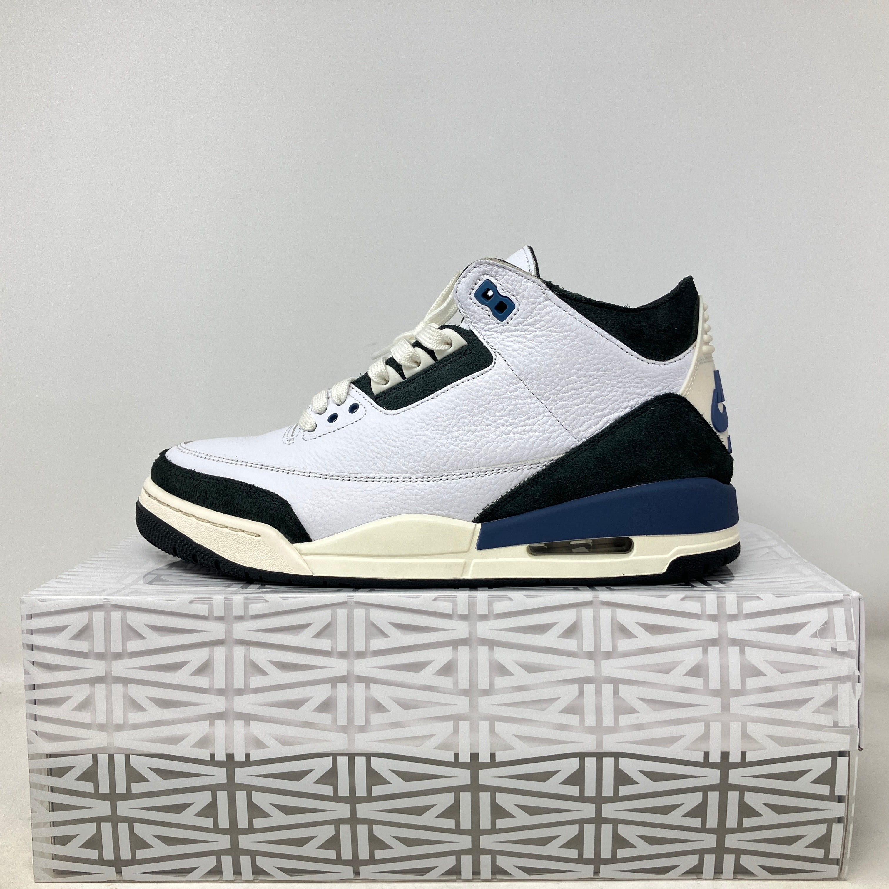Jordan 3 Retro OG SP A Ma Maniére Diffused Blue