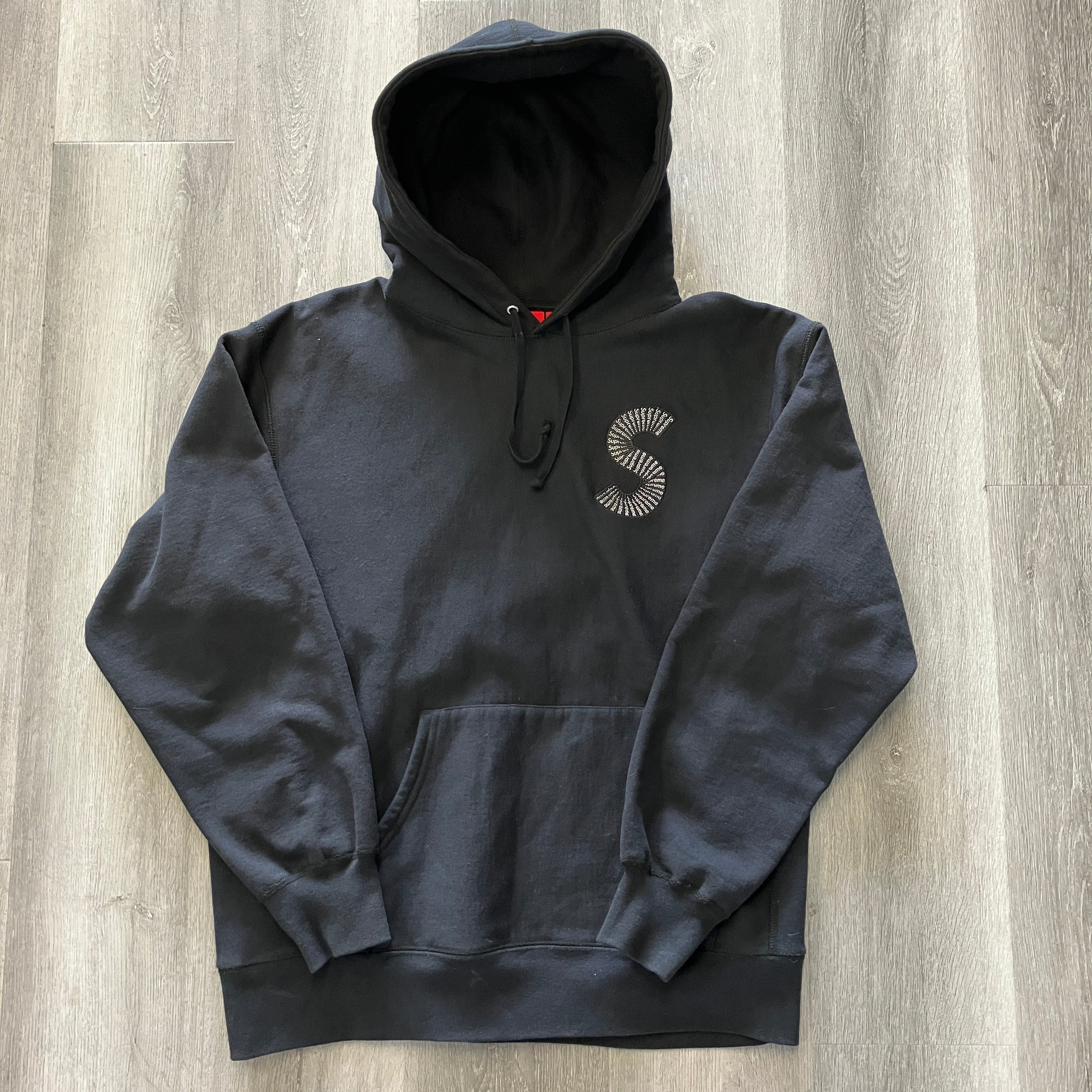 Black Supreme S Logo hooded sweatshirt pre-owned with front logo and kangaroo pocket