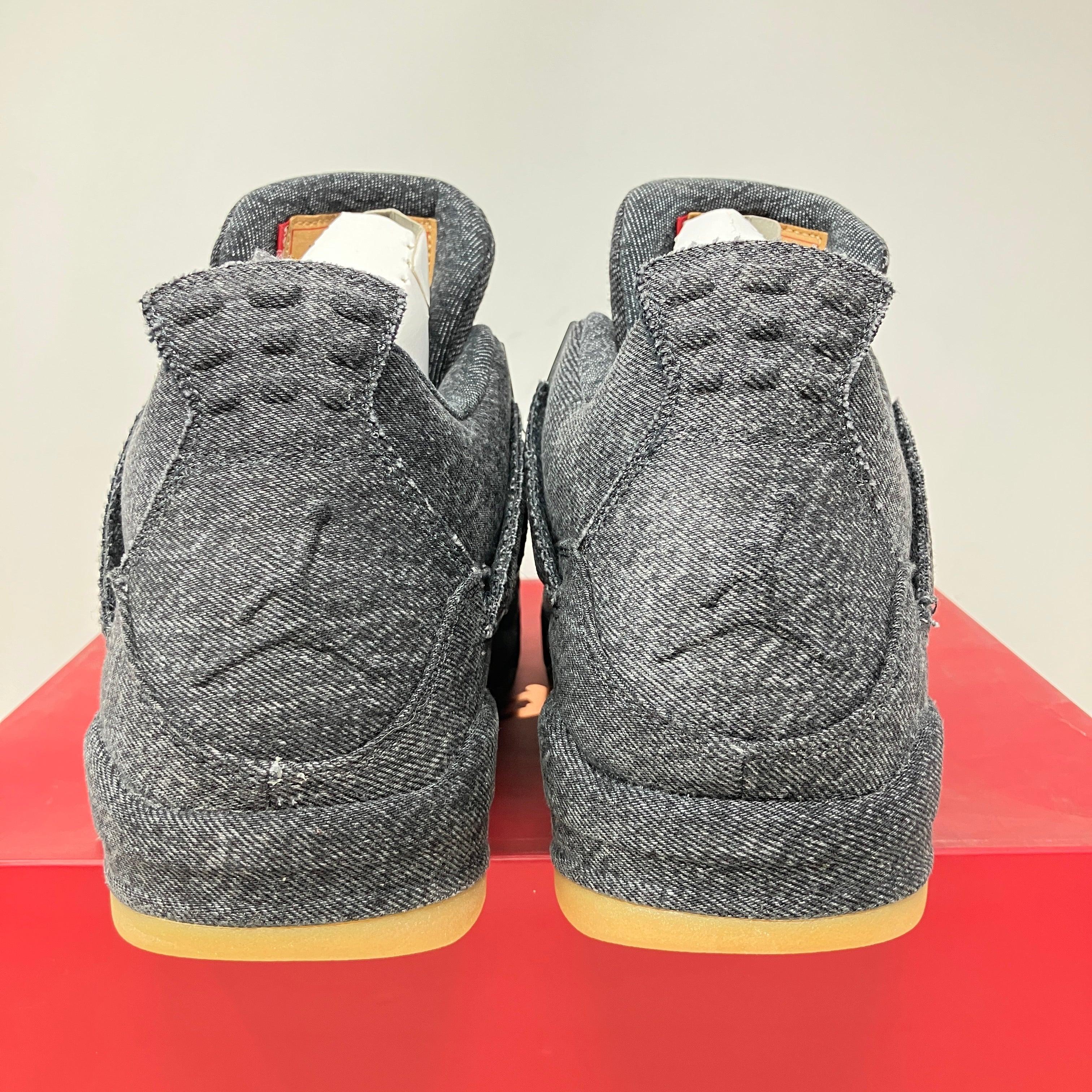 Jordan 4 Retro Levi's Black (Levi's Tag)