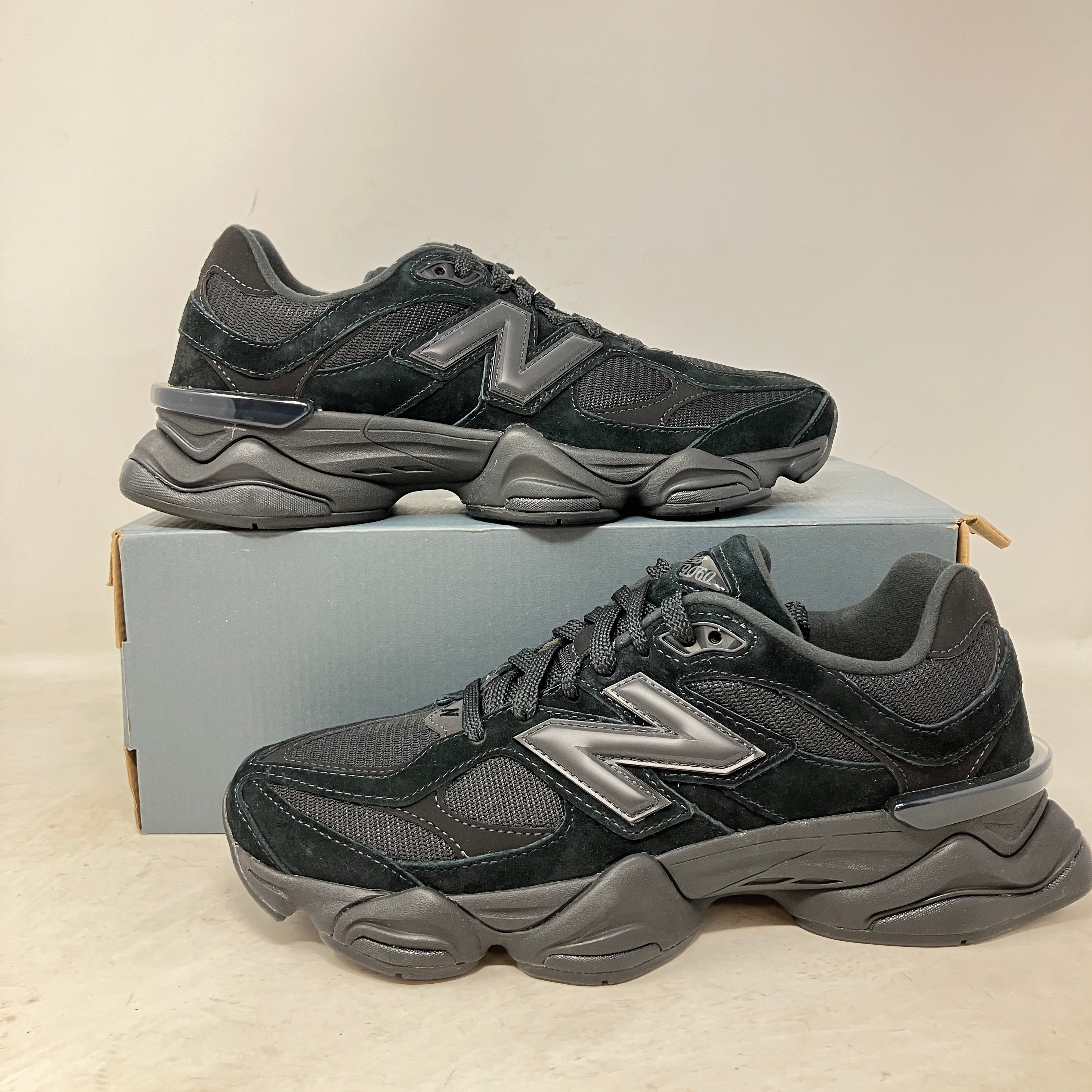 New Balance 9060 Triple Black