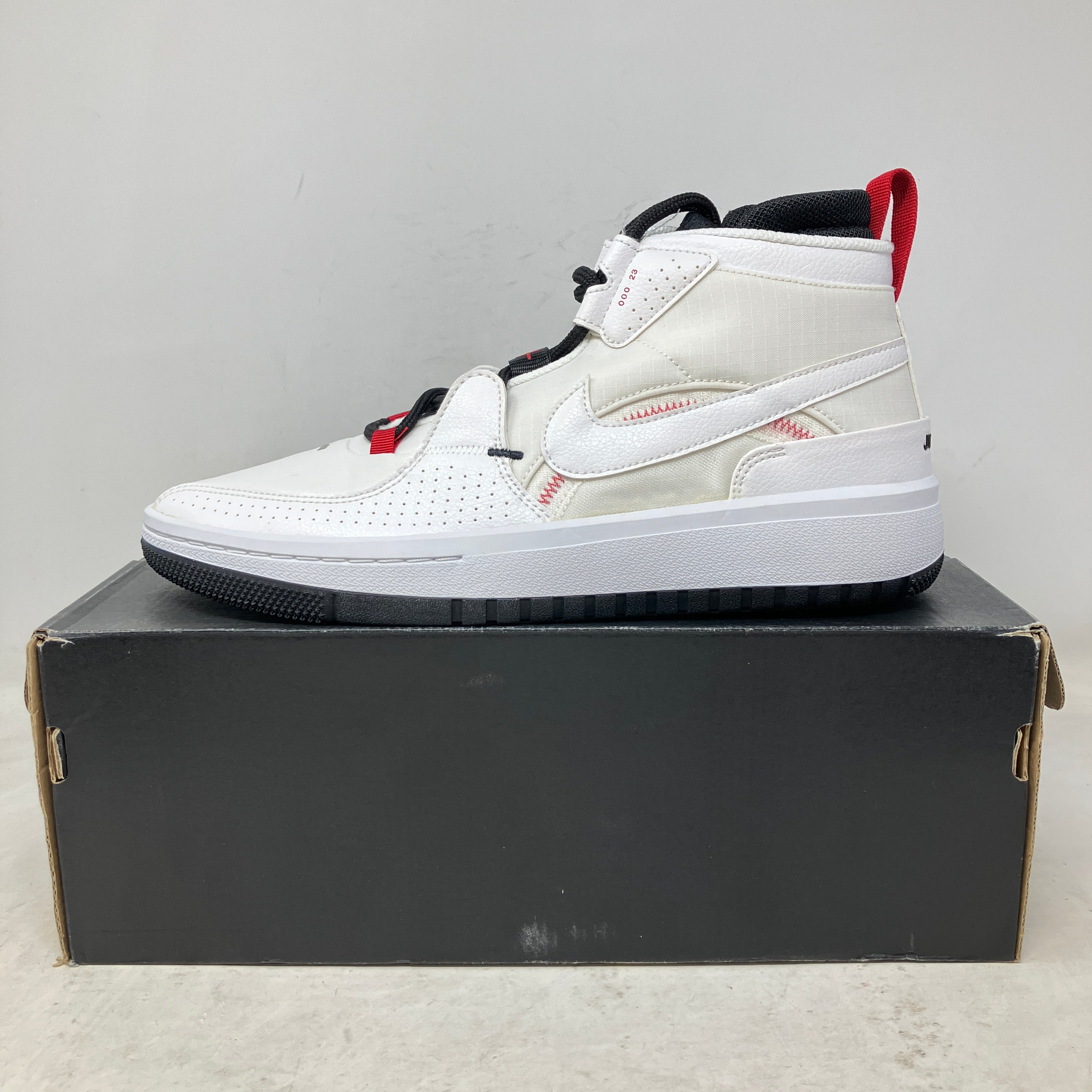 Jordan Meta-Morph Utility White Gym Red Black