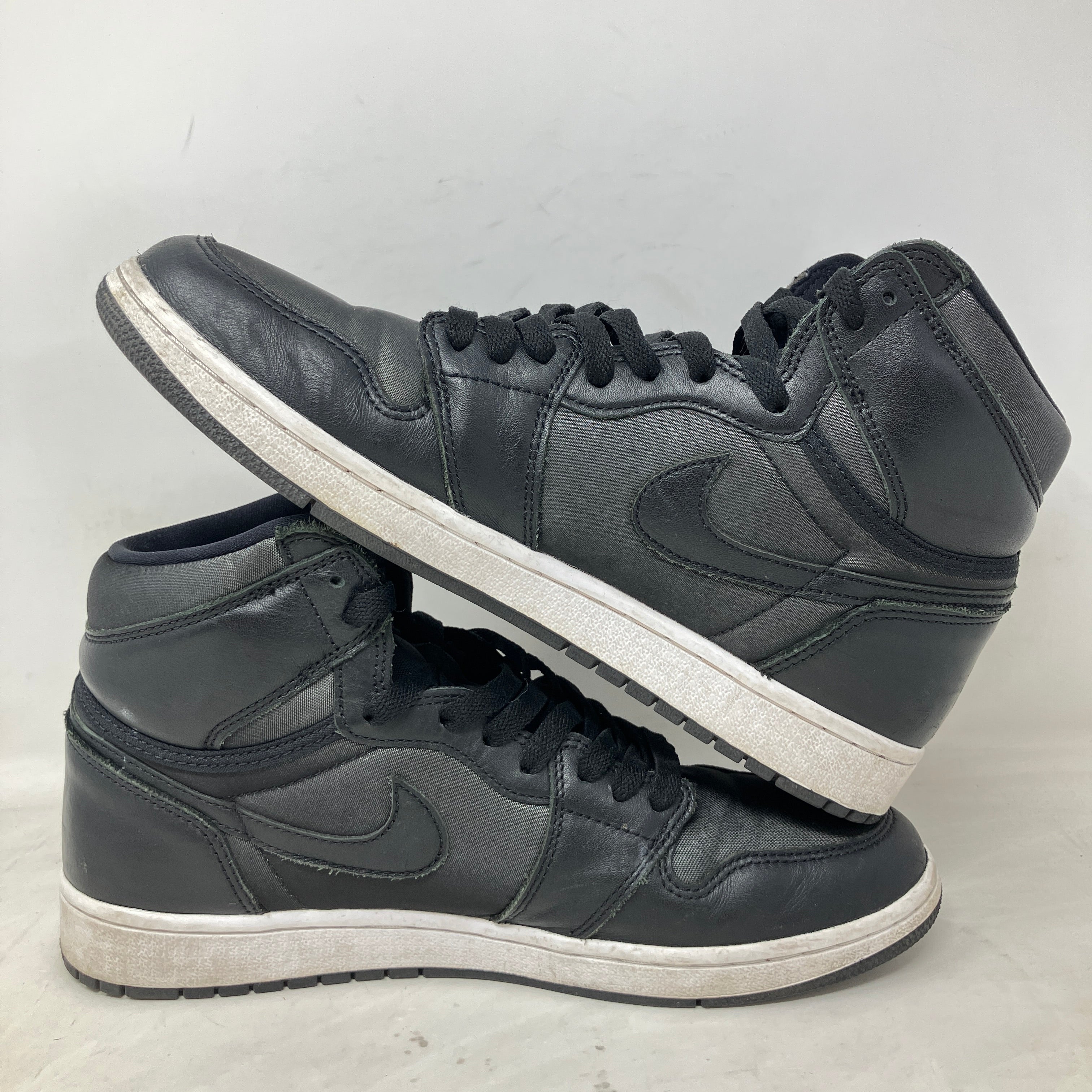 Jordan 1 Retro High Black Satin Gym Red