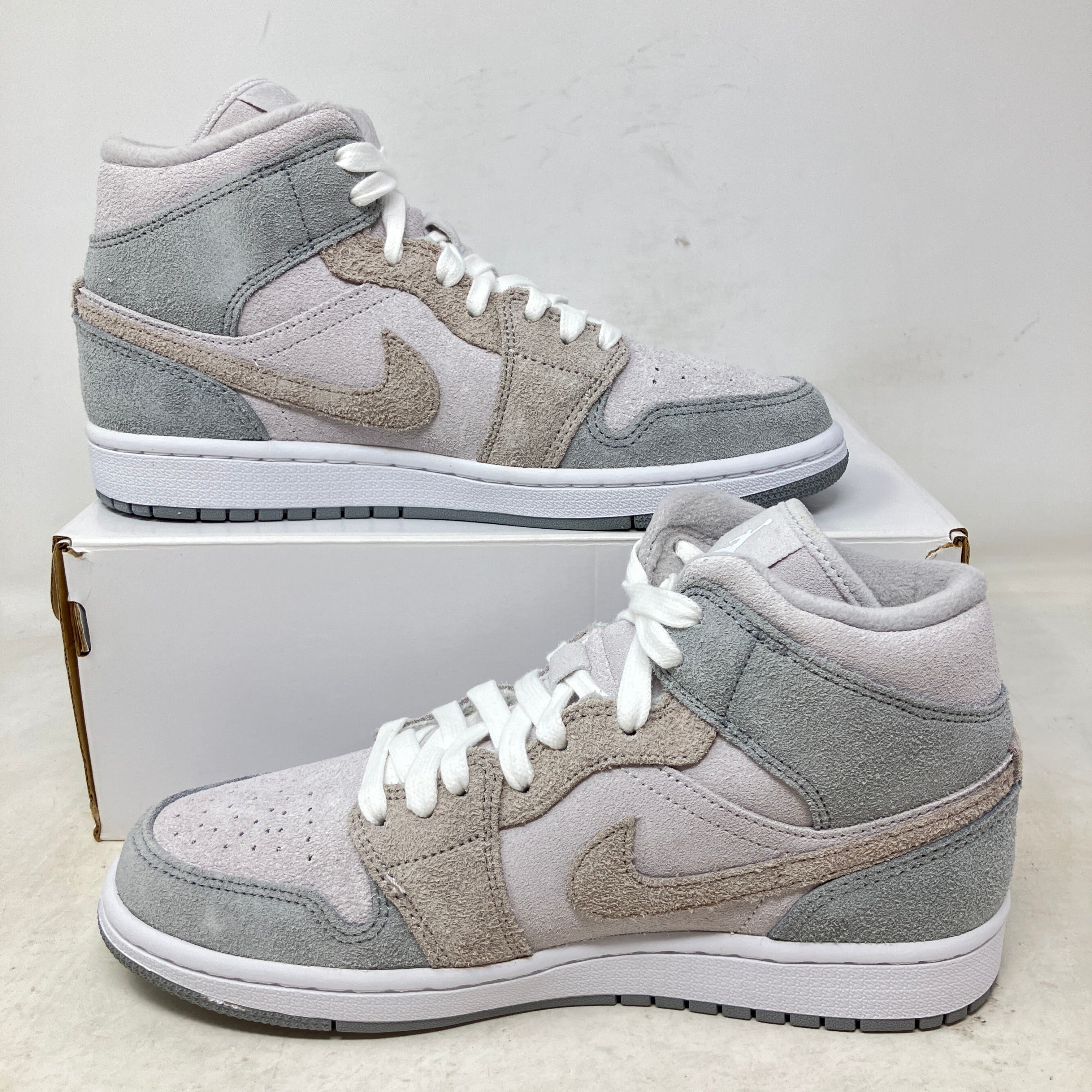 Jordan 1 Mid SE Particle Grey (Women's)