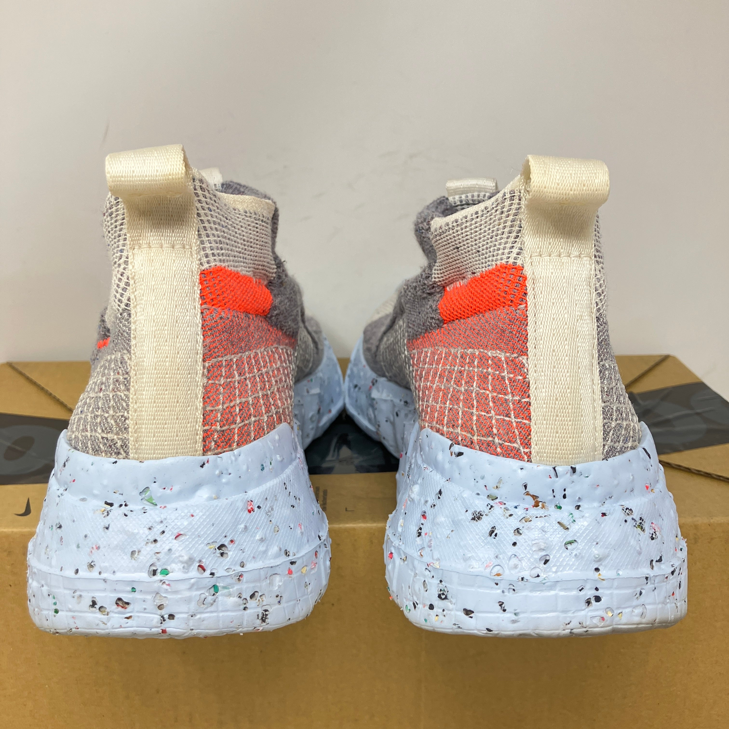 Nike Space Hippie 02 Vast Grey Hyper Crimson