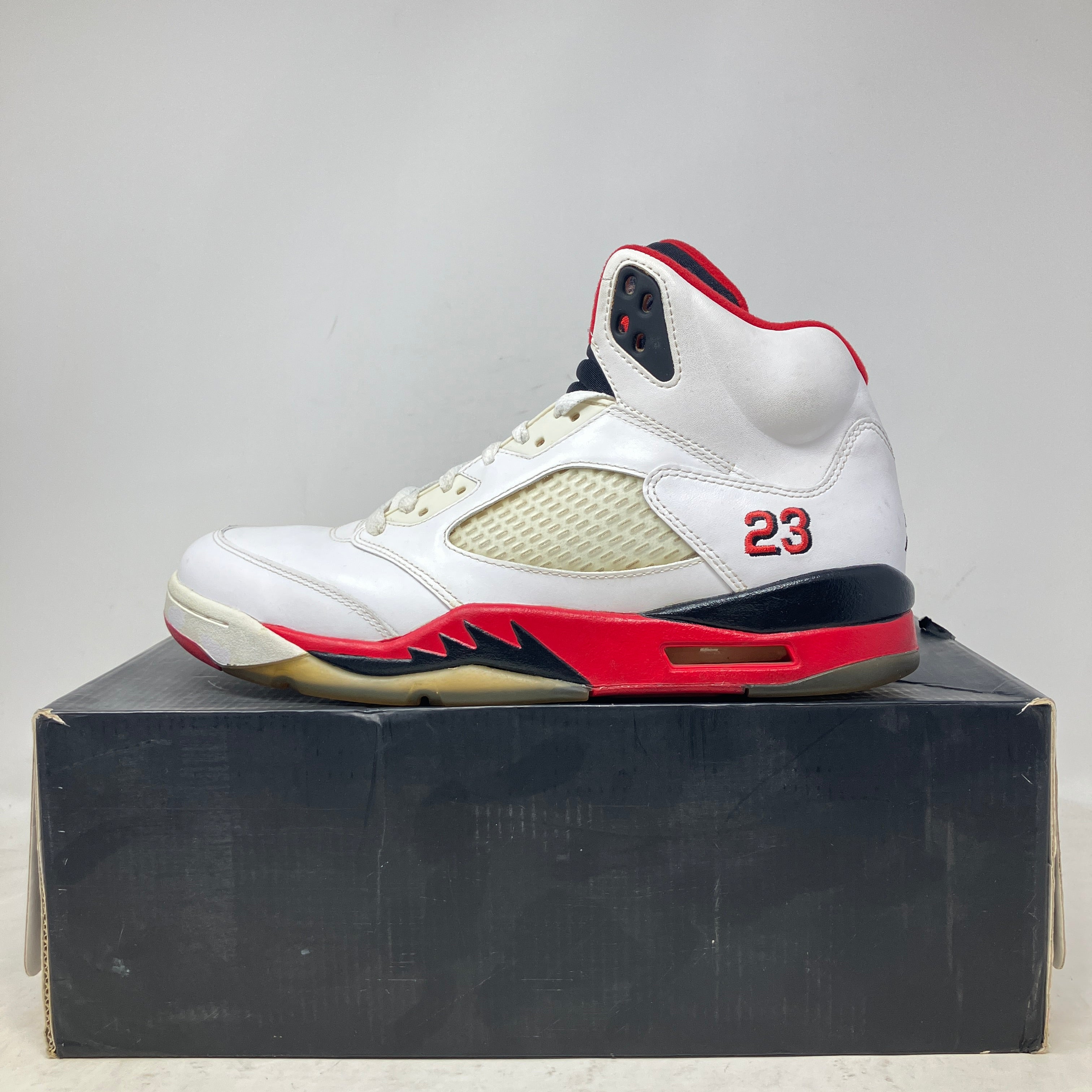 Jordan 5 Retro Fire Red Black Tongue (2013)