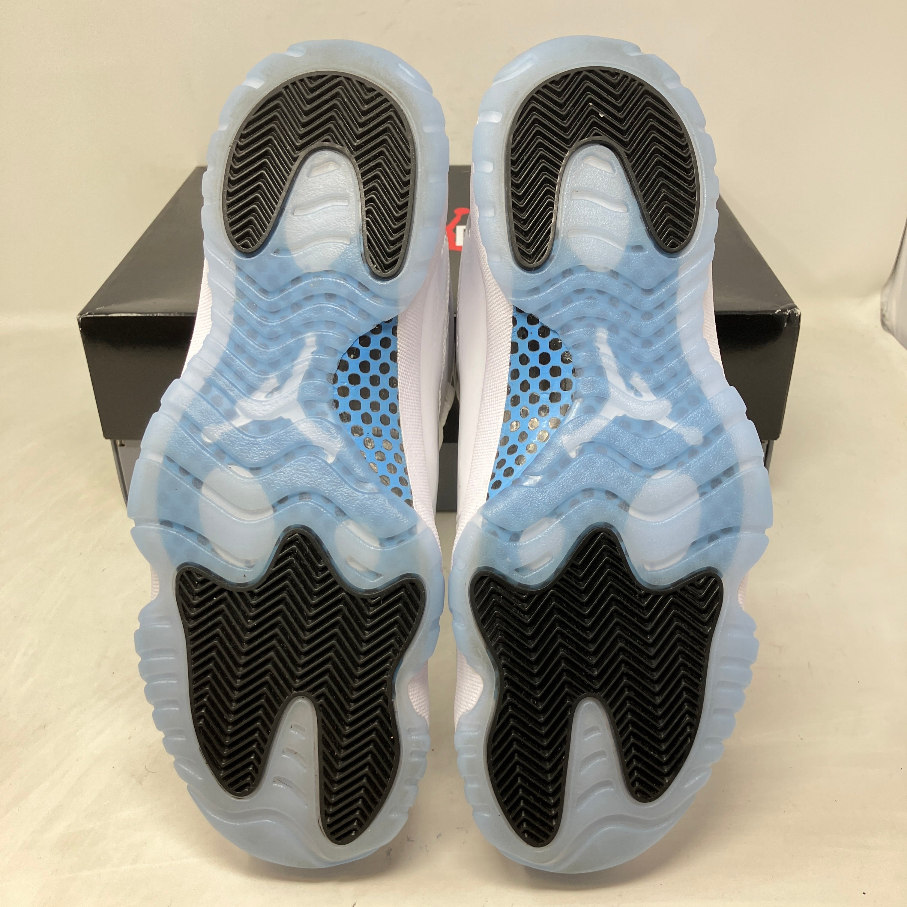 Jordan 11 Retro Legend Blue (2024)