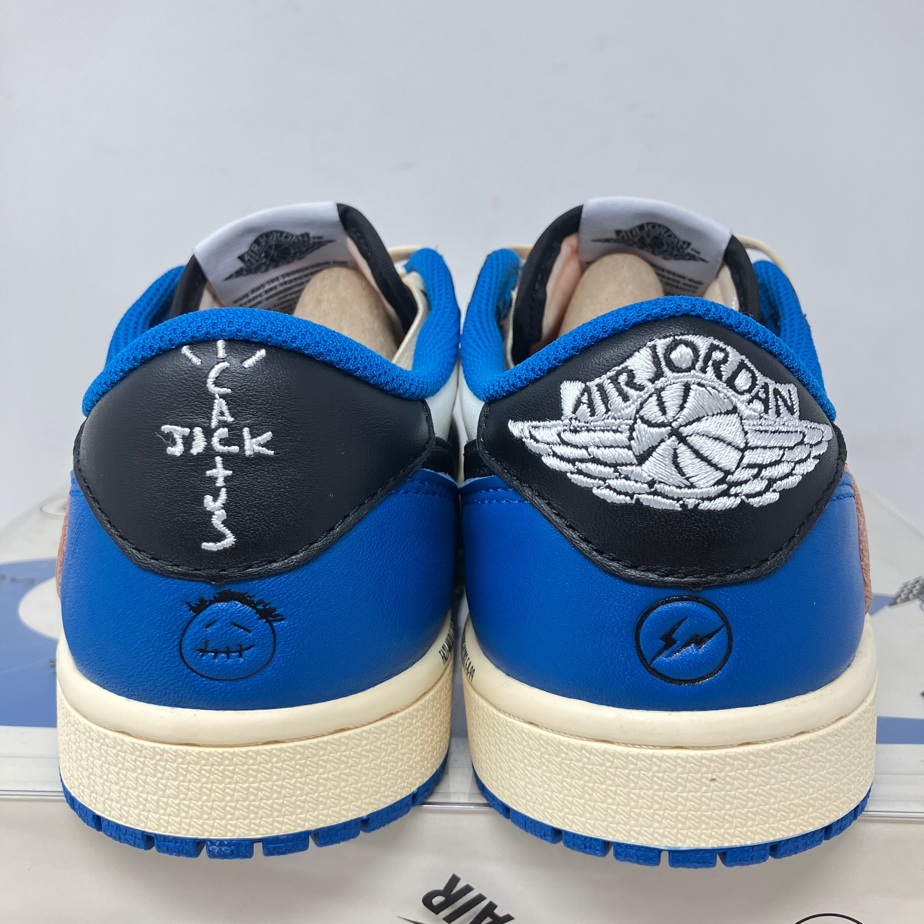 Jordan 1 Retro Low OG SP Fragment x Travis Scott
