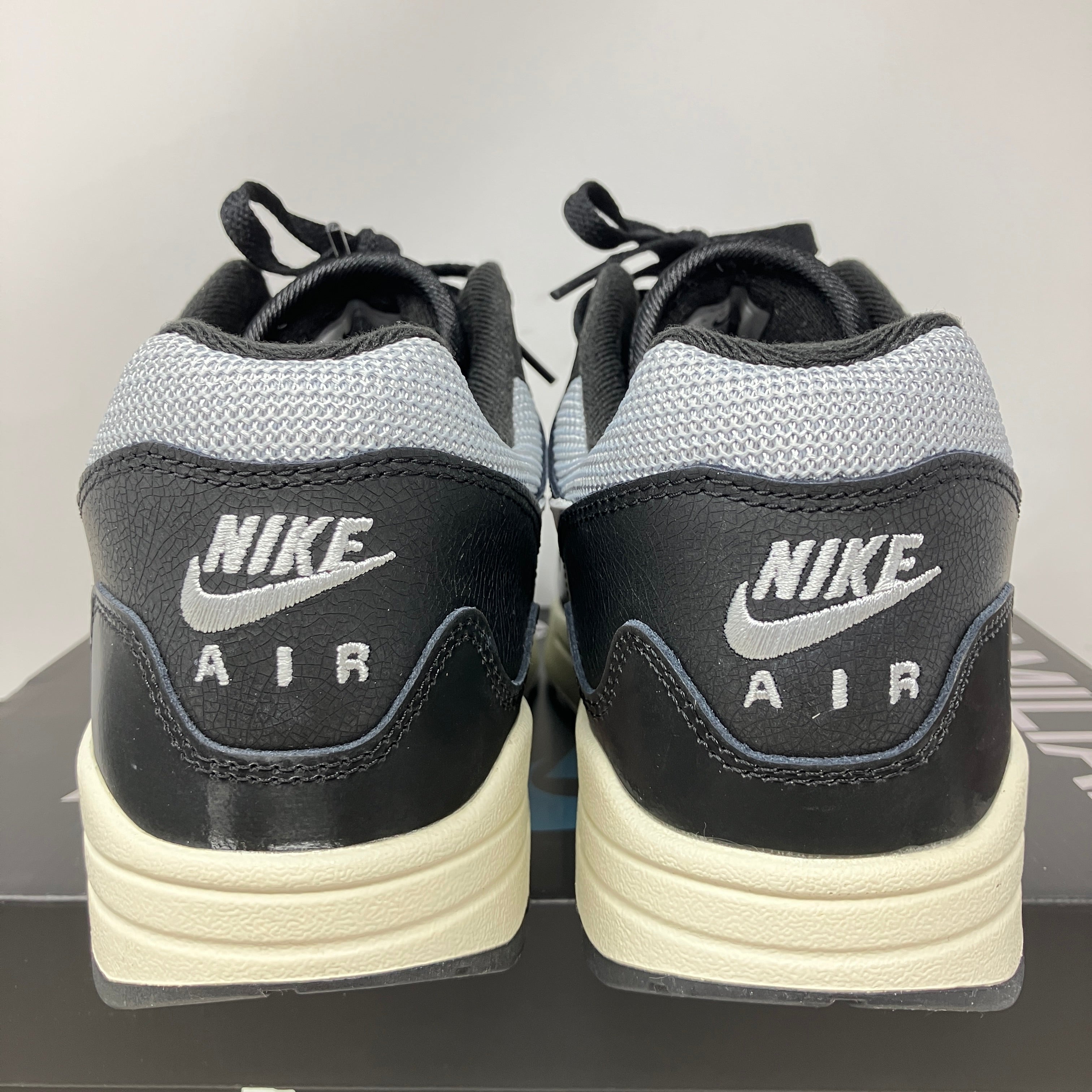 Nike Air Max 1 Patta Waves Black (with Bracelet)