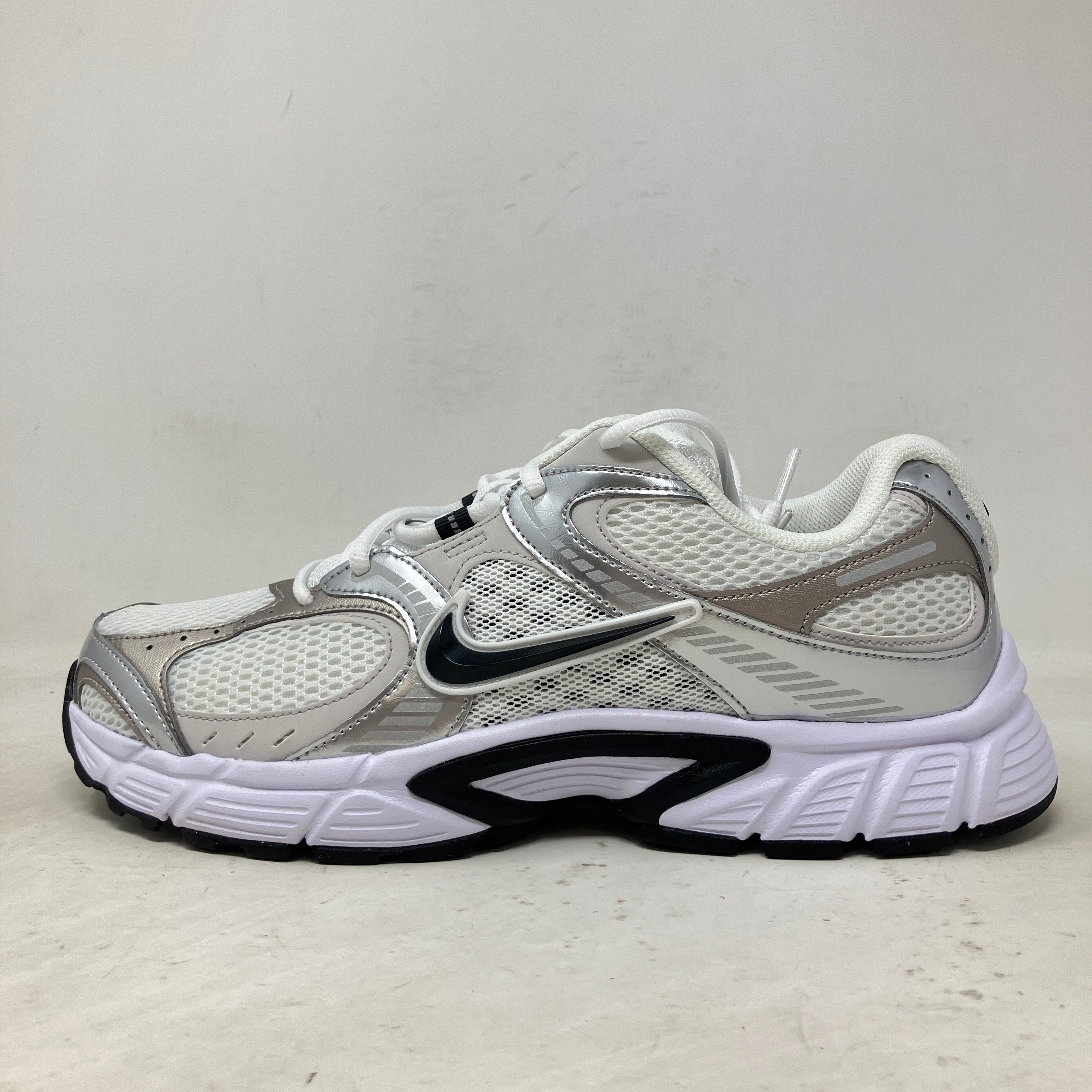 Nike V5 RNR White Vast Grey College Grey Black