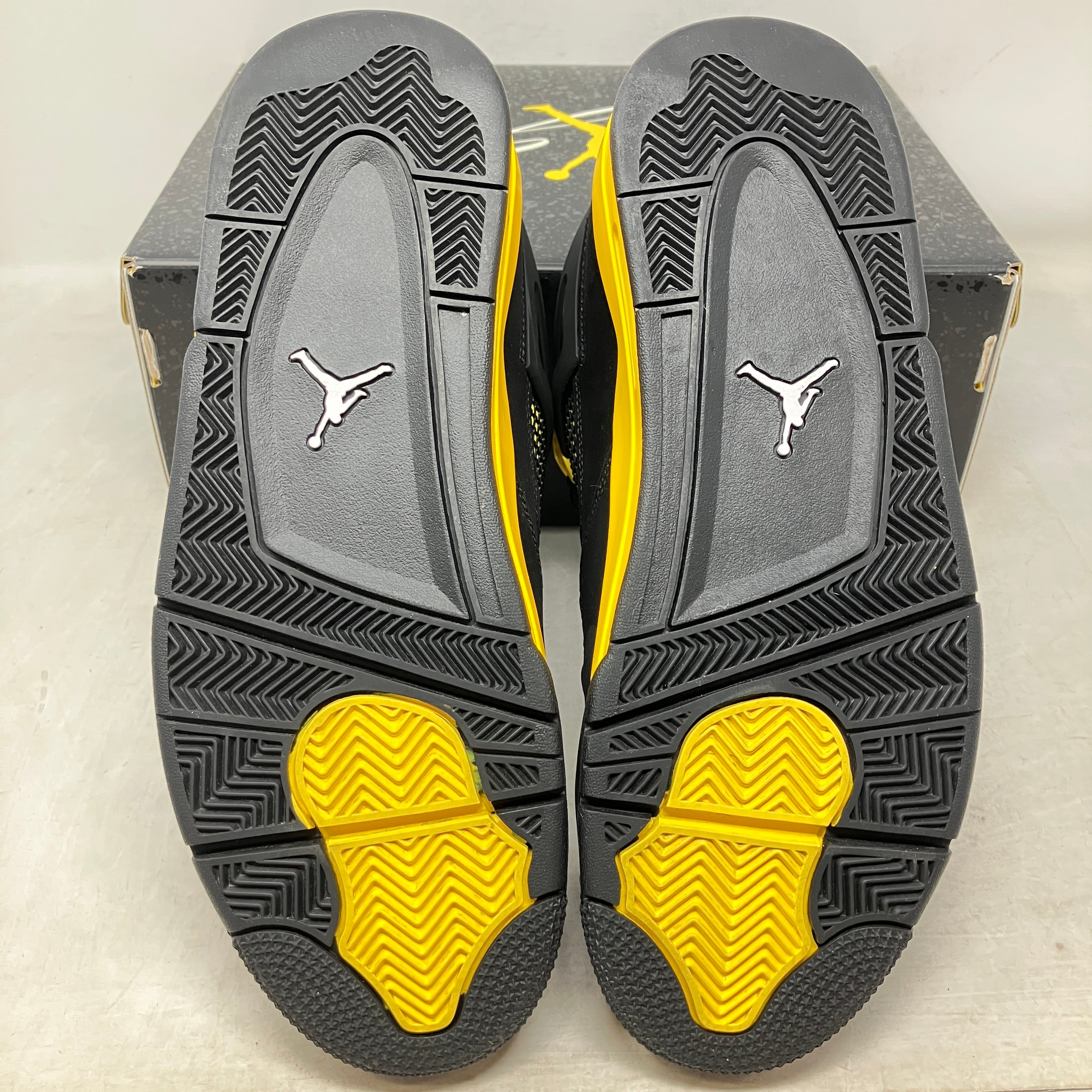 Jordan 4 Retro Thunder (2023)