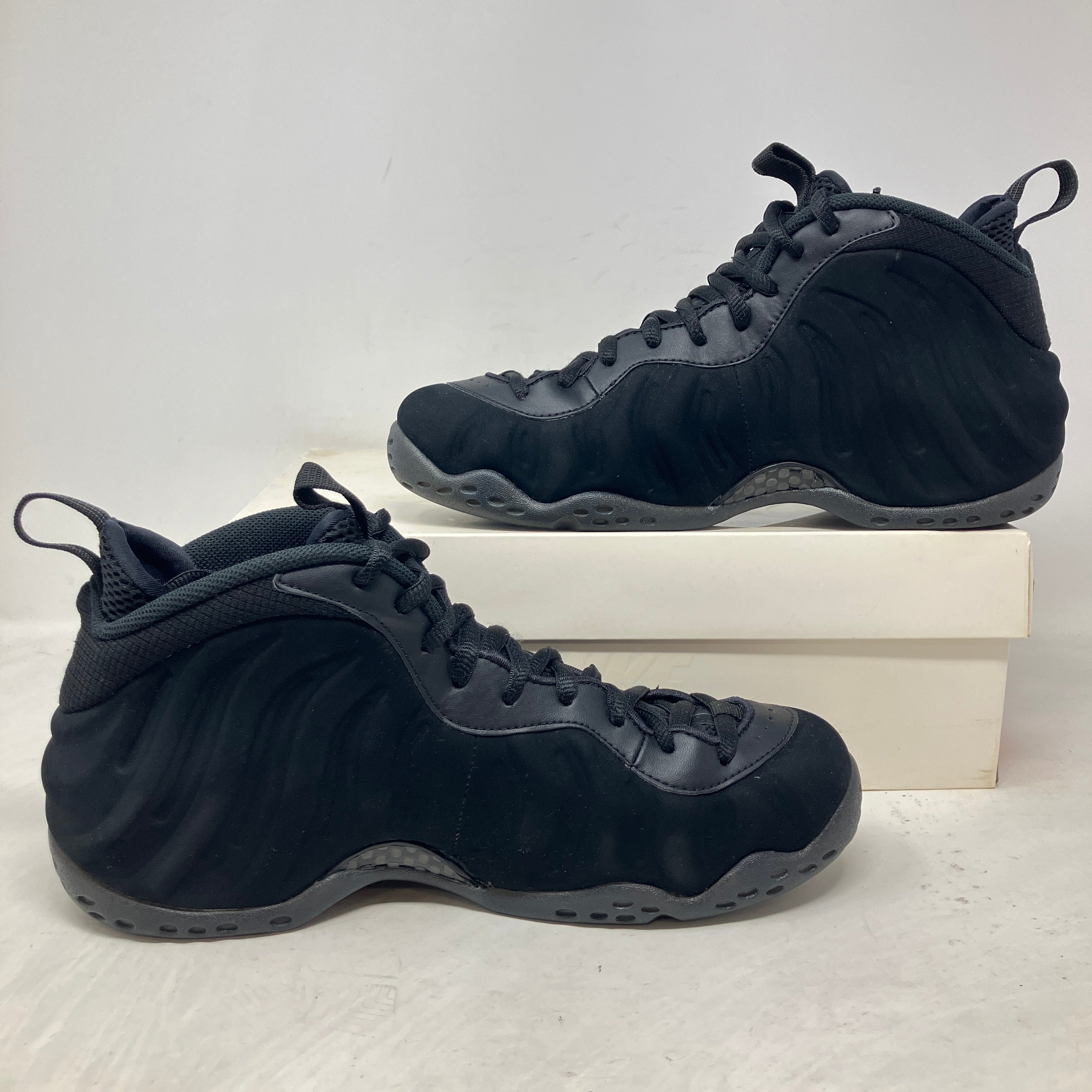Nike Air Foamposite One Black Suede