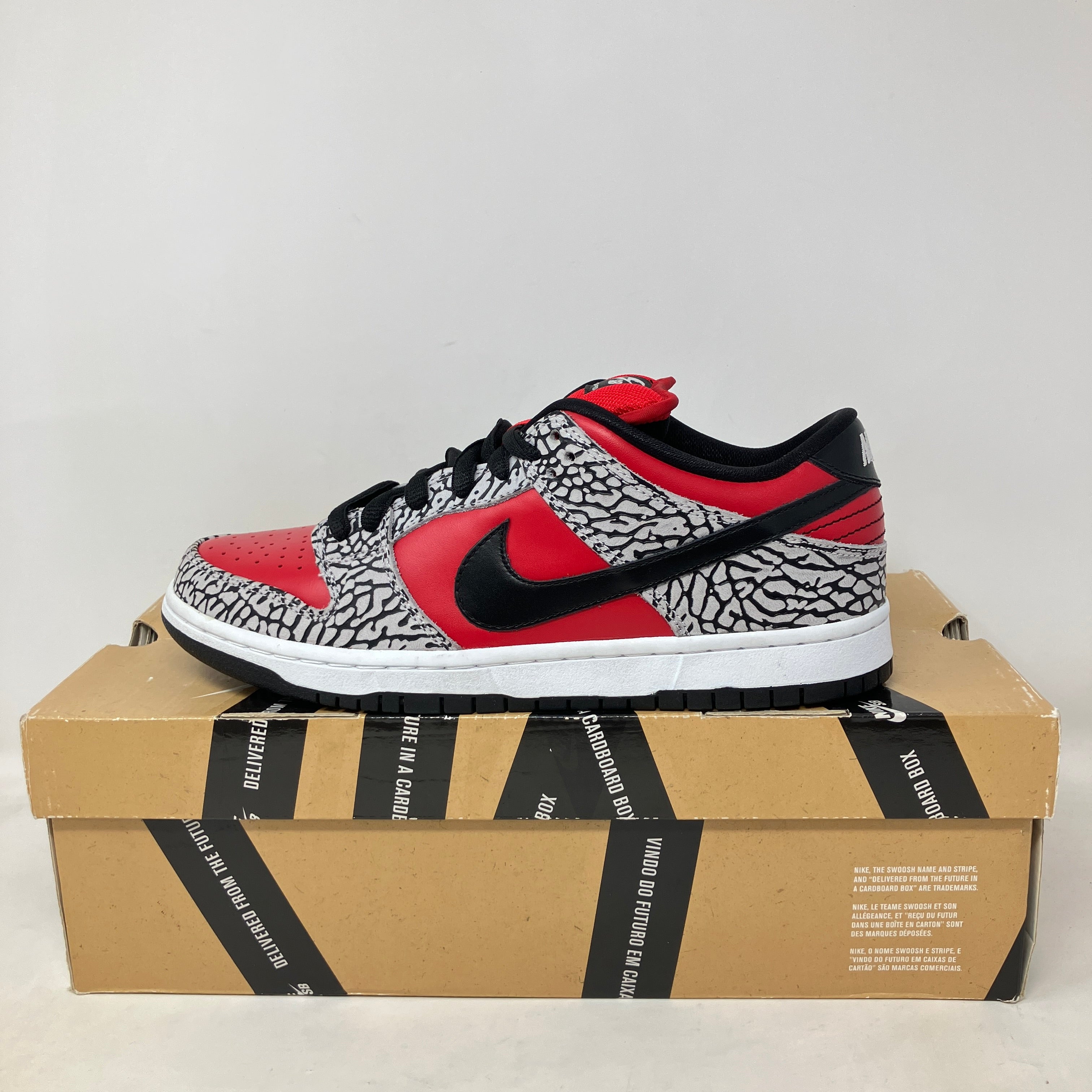 Nike SB Dunk Low Supreme Red Cement (2012)